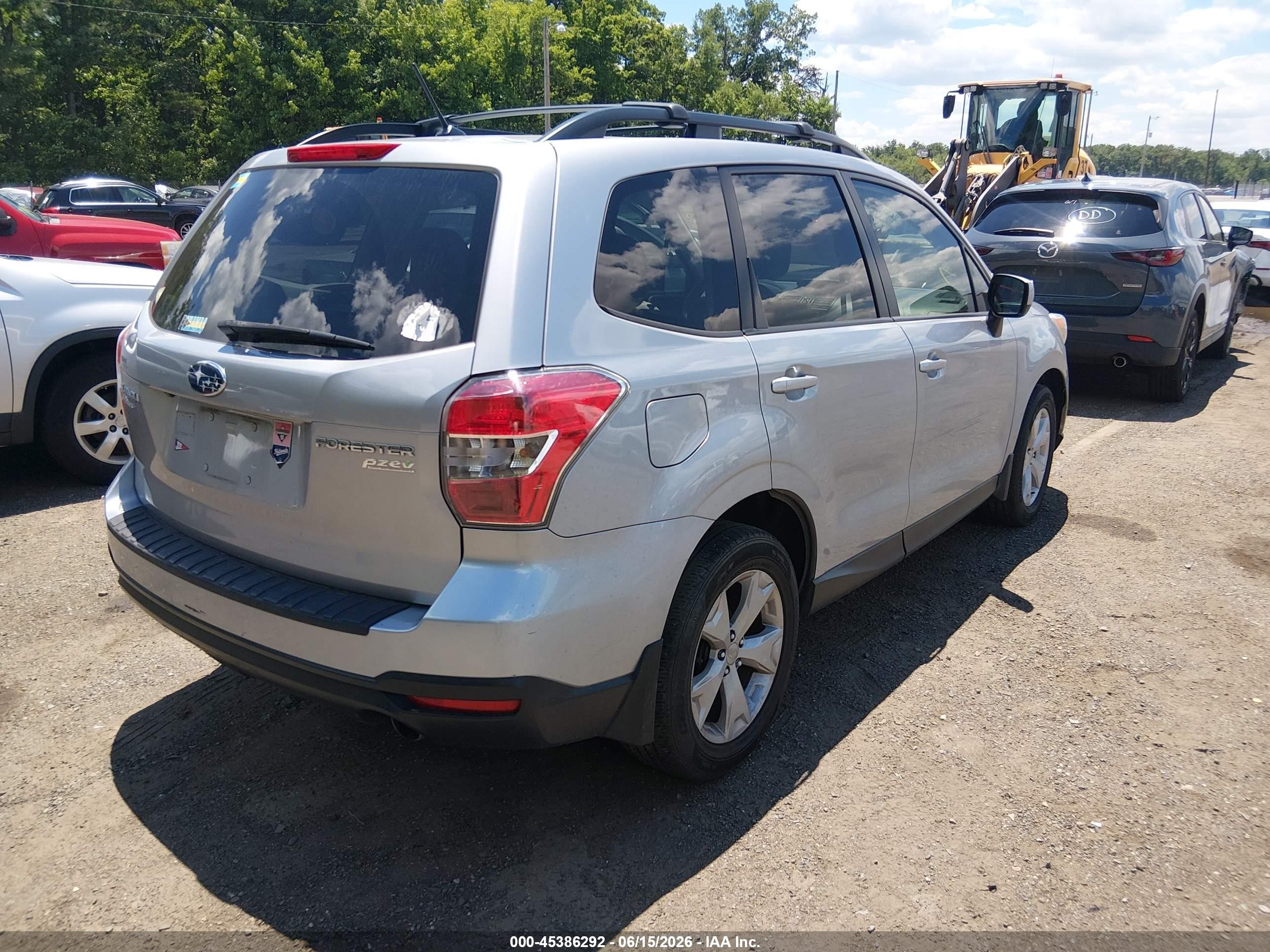 2015 Subaru Forester 2.5i Premium Silver vin: JF2SJADC3FG506732