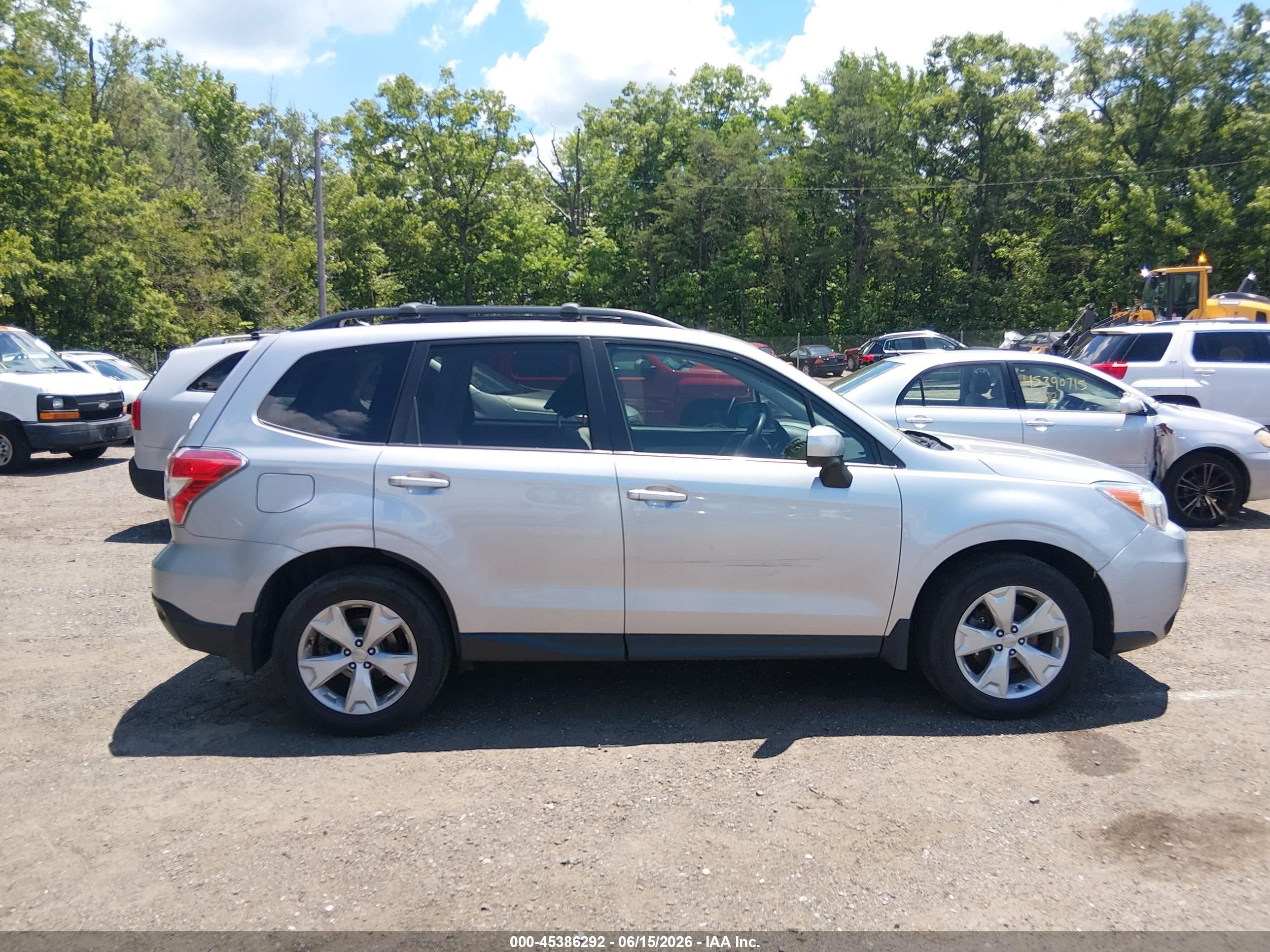 2015 Subaru Forester 2.5i Premium Silver vin: JF2SJADC3FG506732