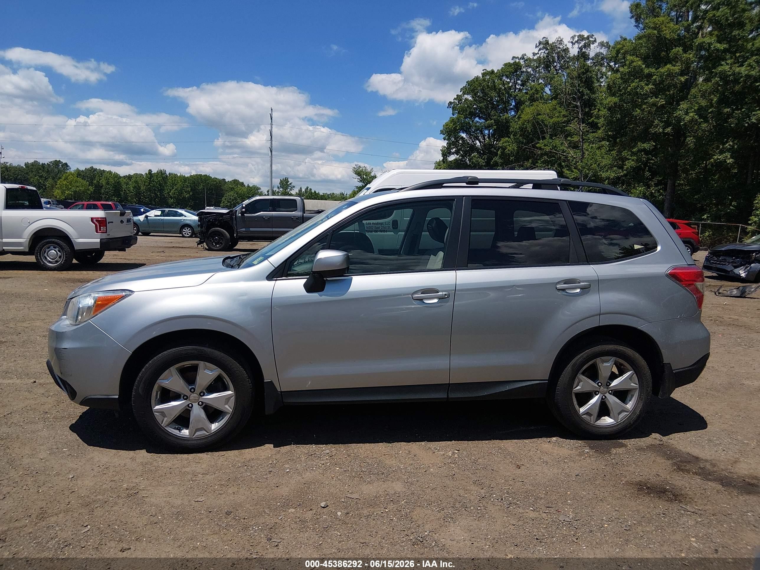 2015 Subaru Forester 2.5i Premium Silver vin: JF2SJADC3FG506732