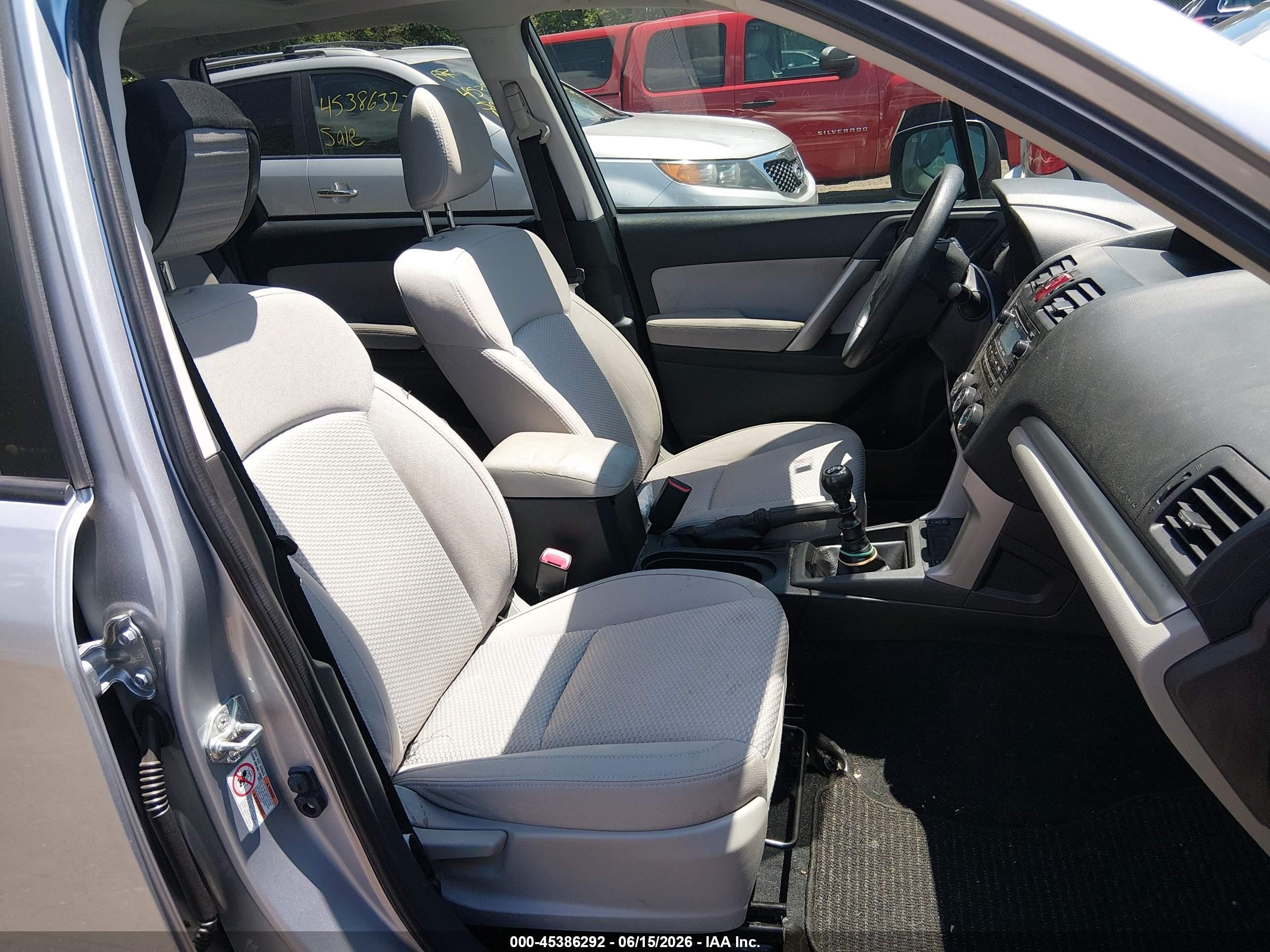 2015 Subaru Forester 2.5i Premium Silver vin: JF2SJADC3FG506732