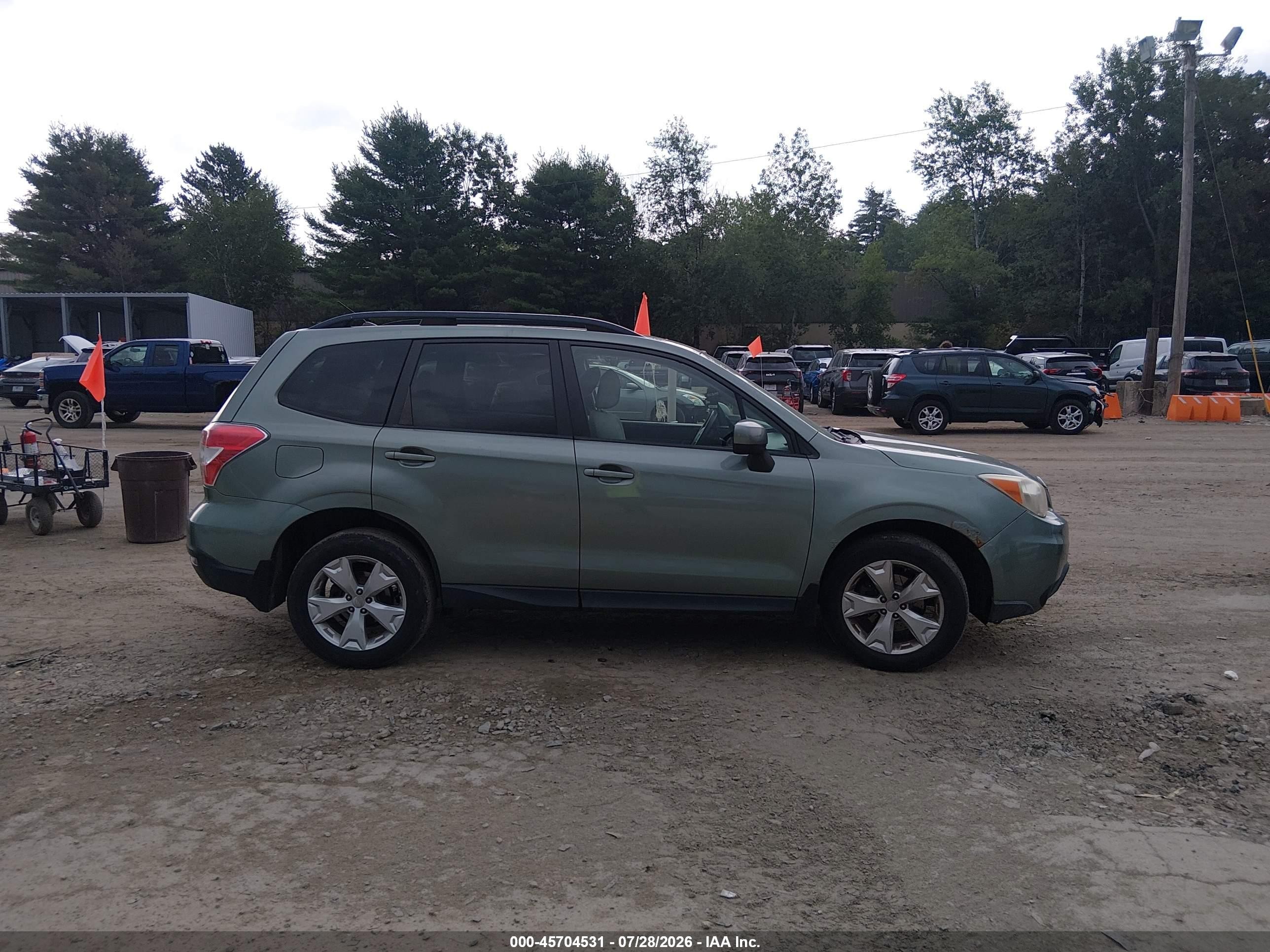 2015 Subaru Forester 2.5i Premium Red vin: JF2SJADC3FH433758