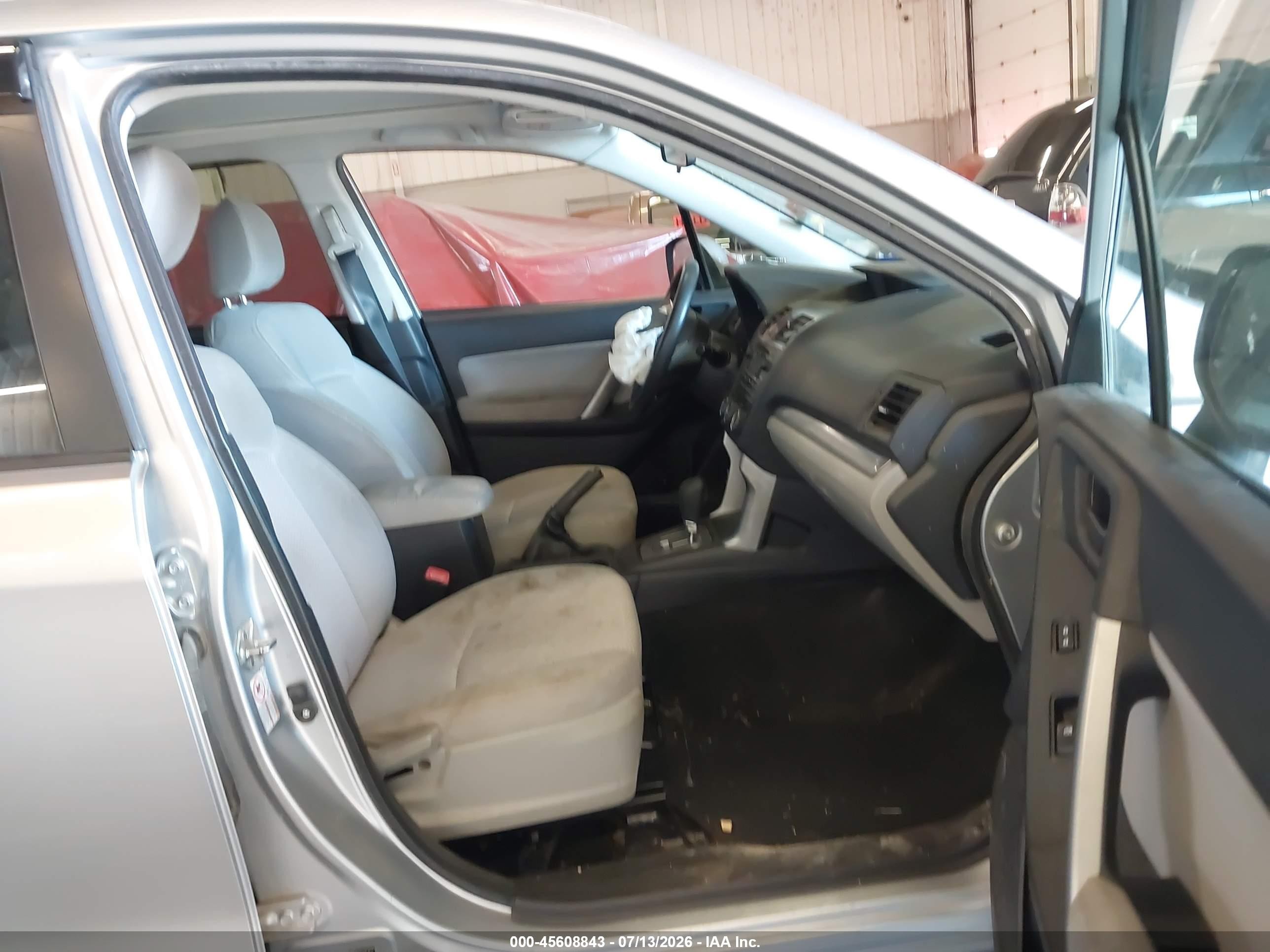 2015 Subaru Forester 2.5i Premium Silver vin: JF2SJADC3FH452181