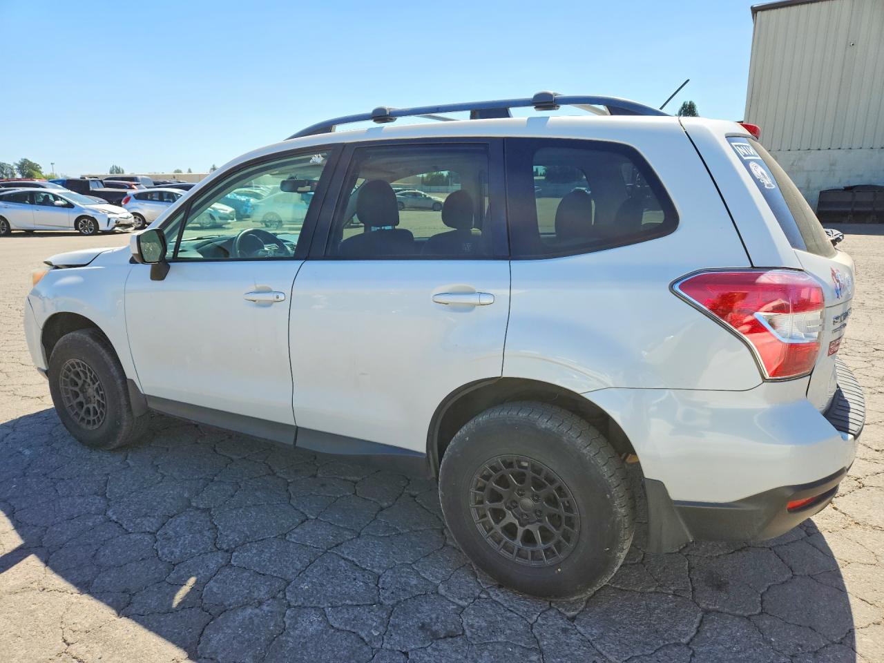 2015 Subaru Forester 2.5i Premium White vin: JF2SJADC3FH492244
