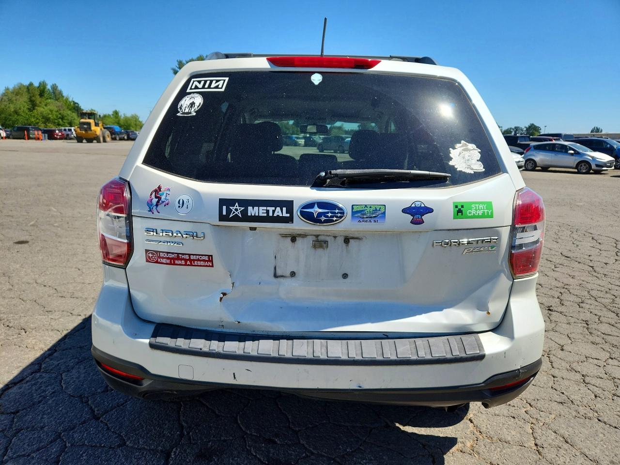 2015 Subaru Forester 2.5i Premium White vin: JF2SJADC3FH492244