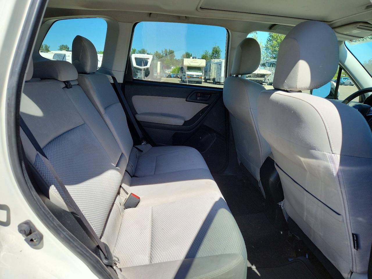 2015 Subaru Forester 2.5i Premium White vin: JF2SJADC3FH492244