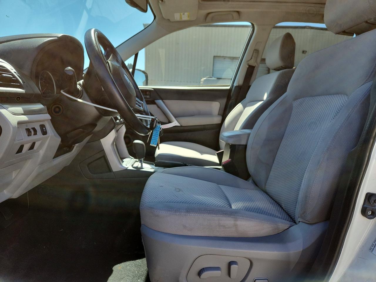 2015 Subaru Forester 2.5i Premium White vin: JF2SJADC3FH492244