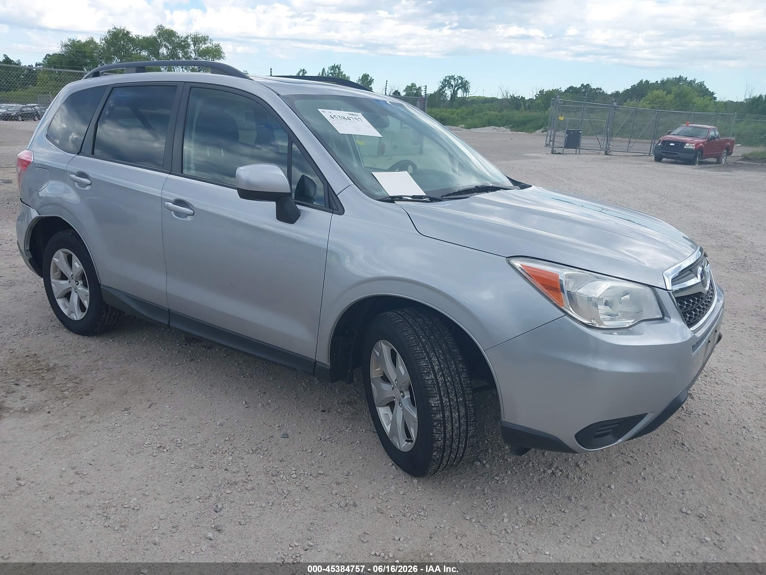 2015 Subaru Forester 2.5i Premium Silver vin: JF2SJADC3FH515201