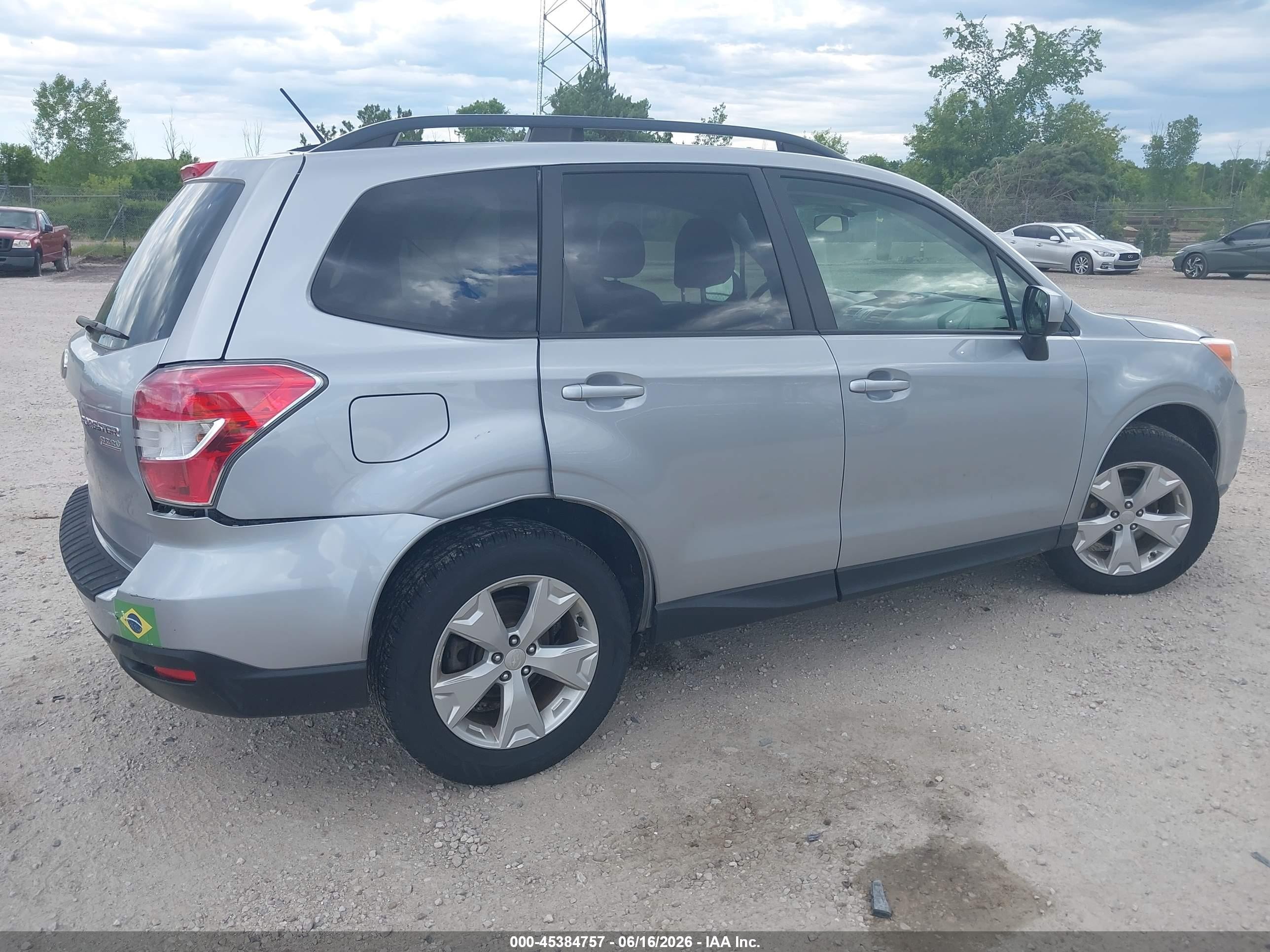 2015 Subaru Forester 2.5i Premium Silver vin: JF2SJADC3FH515201