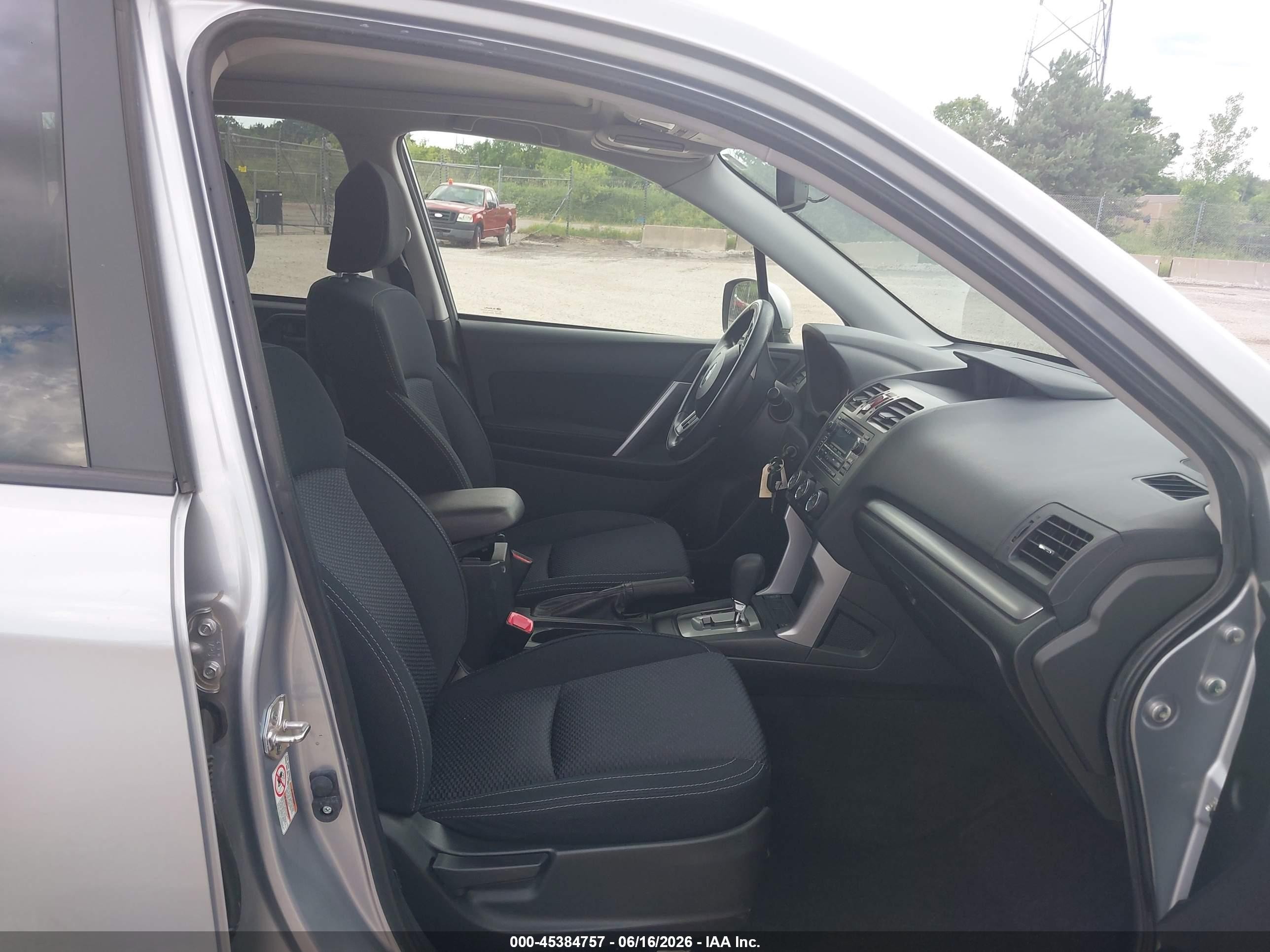 2015 Subaru Forester 2.5i Premium Silver vin: JF2SJADC3FH515201