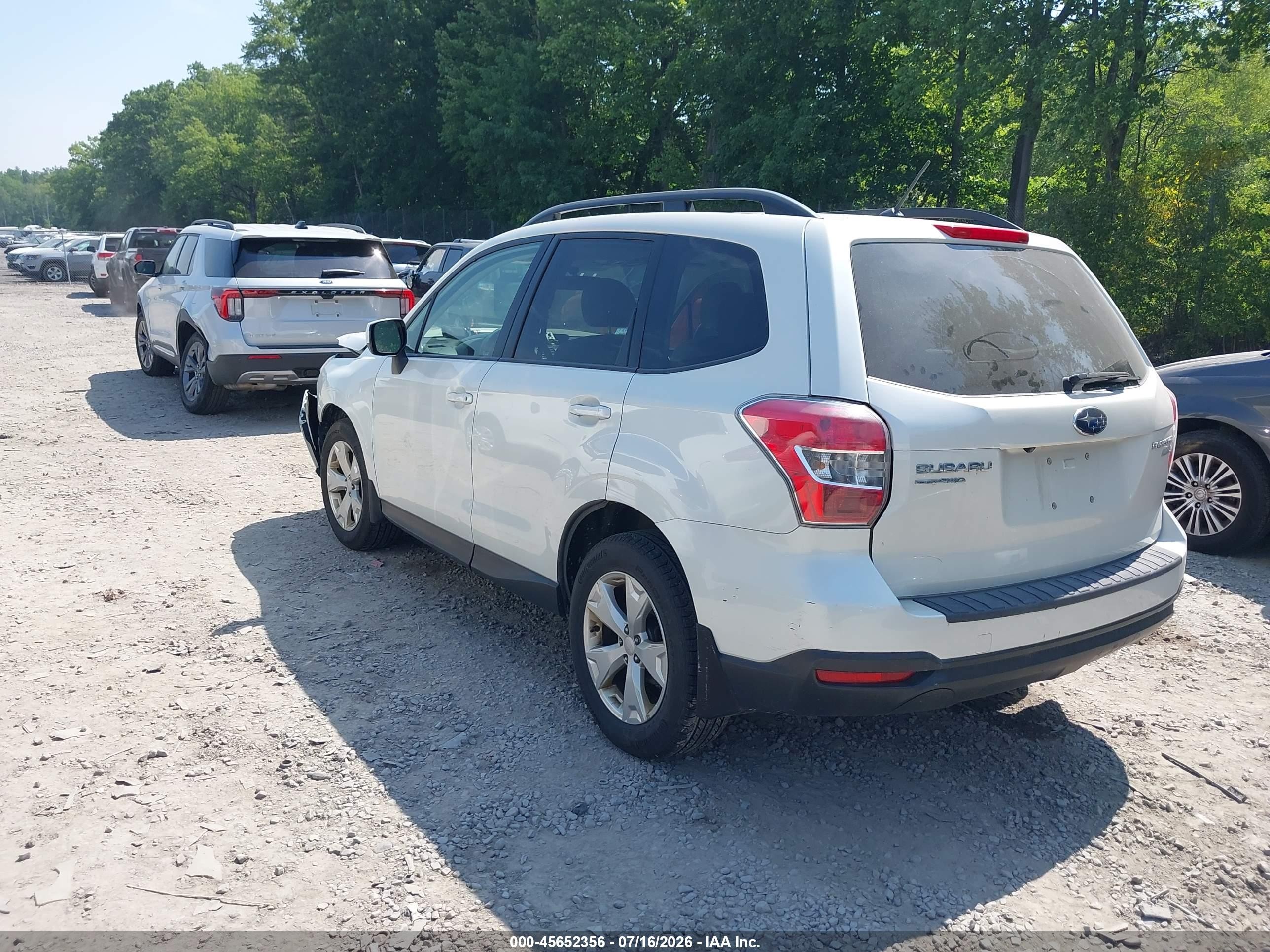 2015 Subaru Forester 2.5i Premium White vin: JF2SJADC3FH519300