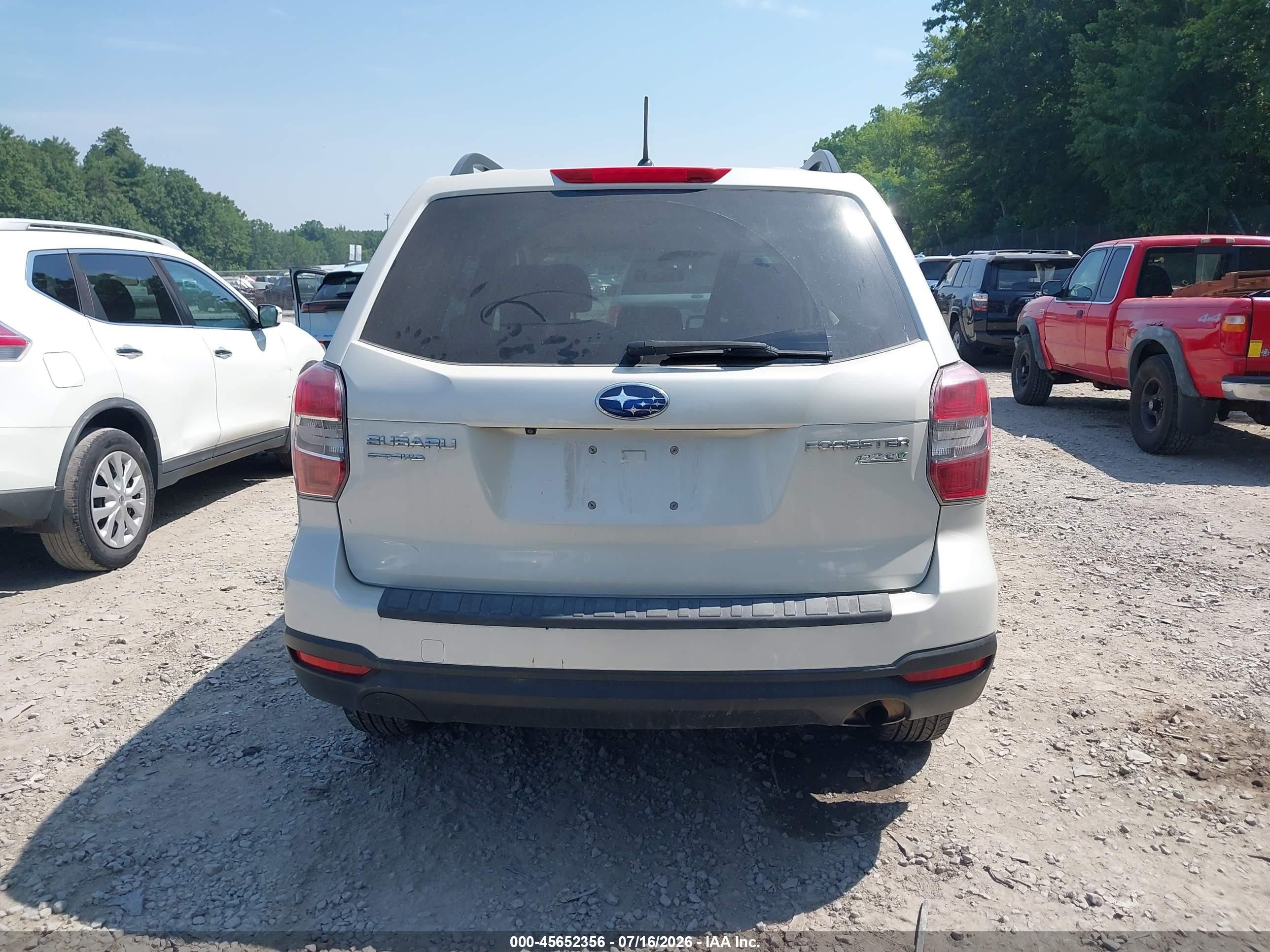 2015 Subaru Forester 2.5i Premium White vin: JF2SJADC3FH519300