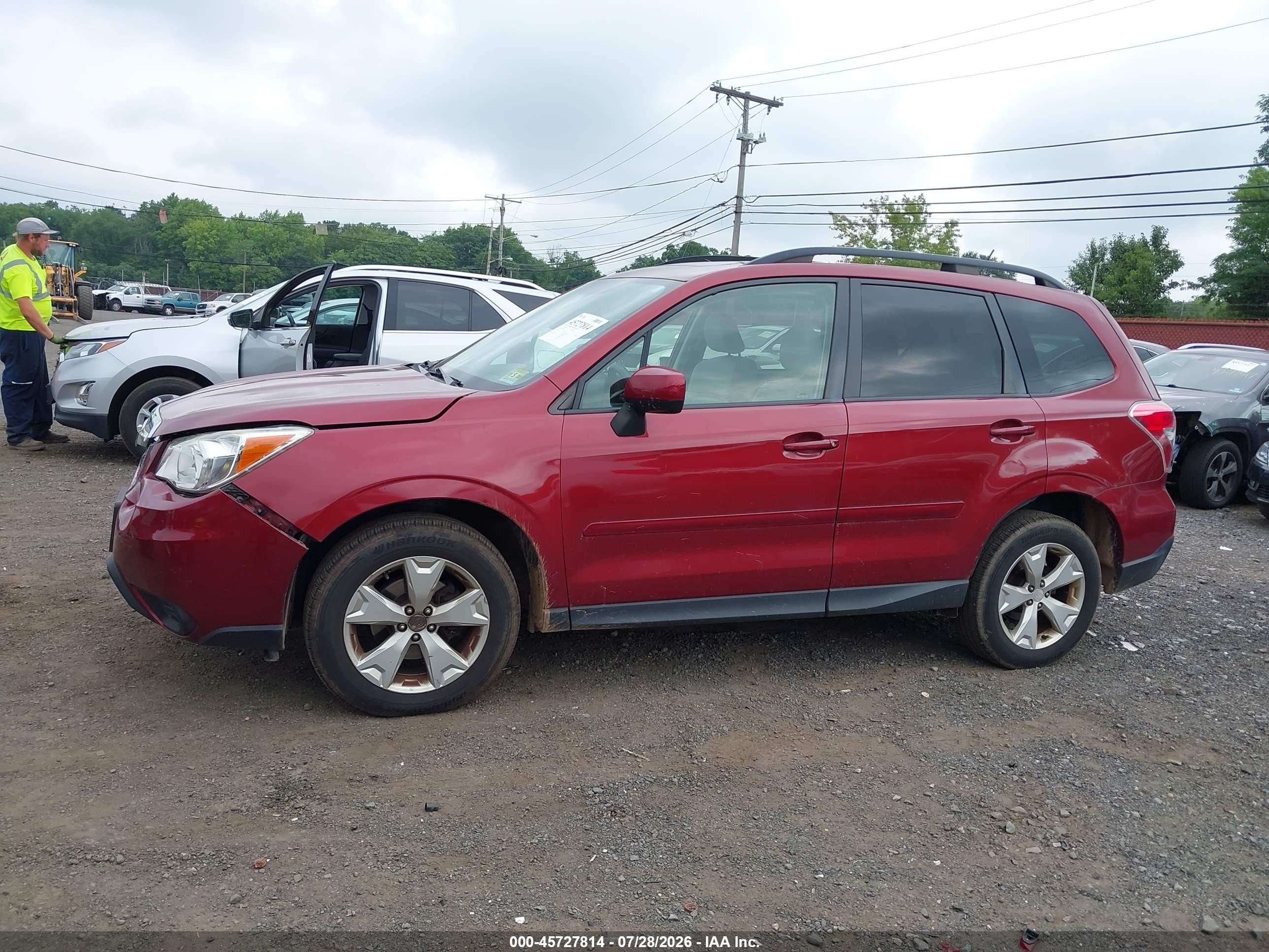 2015 Subaru Forester 2.5i Premium Red vin: JF2SJADC3FH574538
