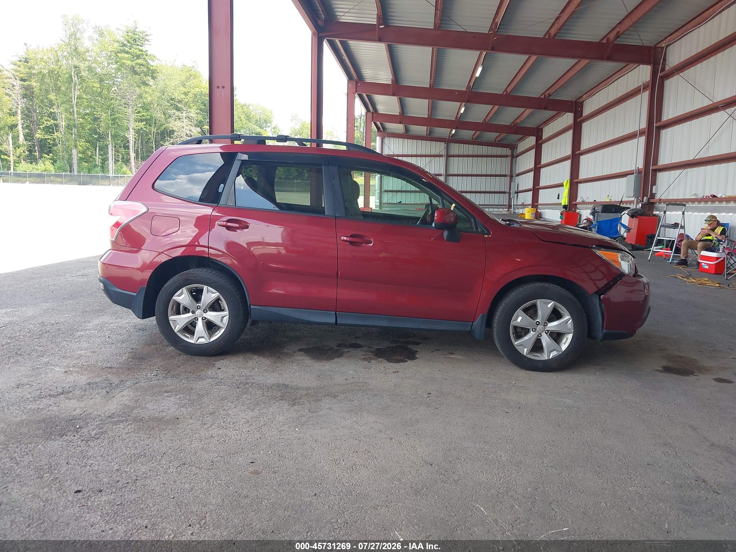2015 Subaru Forester 2.5i Premium Red vin: JF2SJADC3FH816213