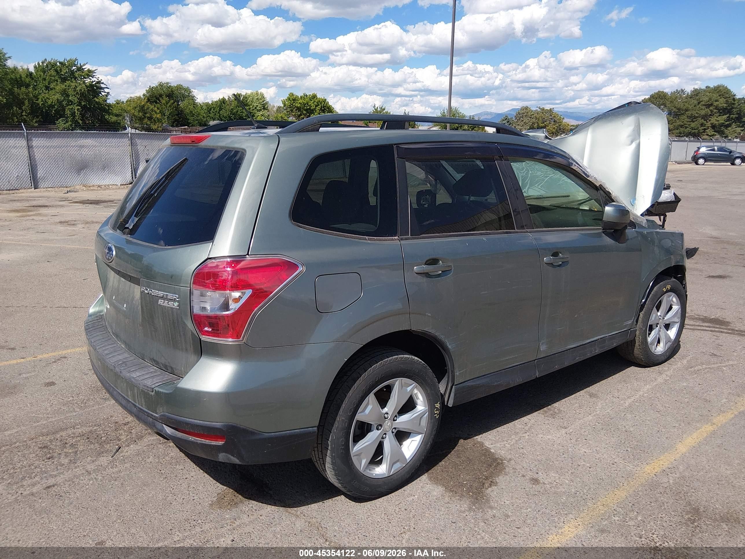 2015 Subaru Forester 2.5i Premium Green vin: JF2SJADC4FH409193