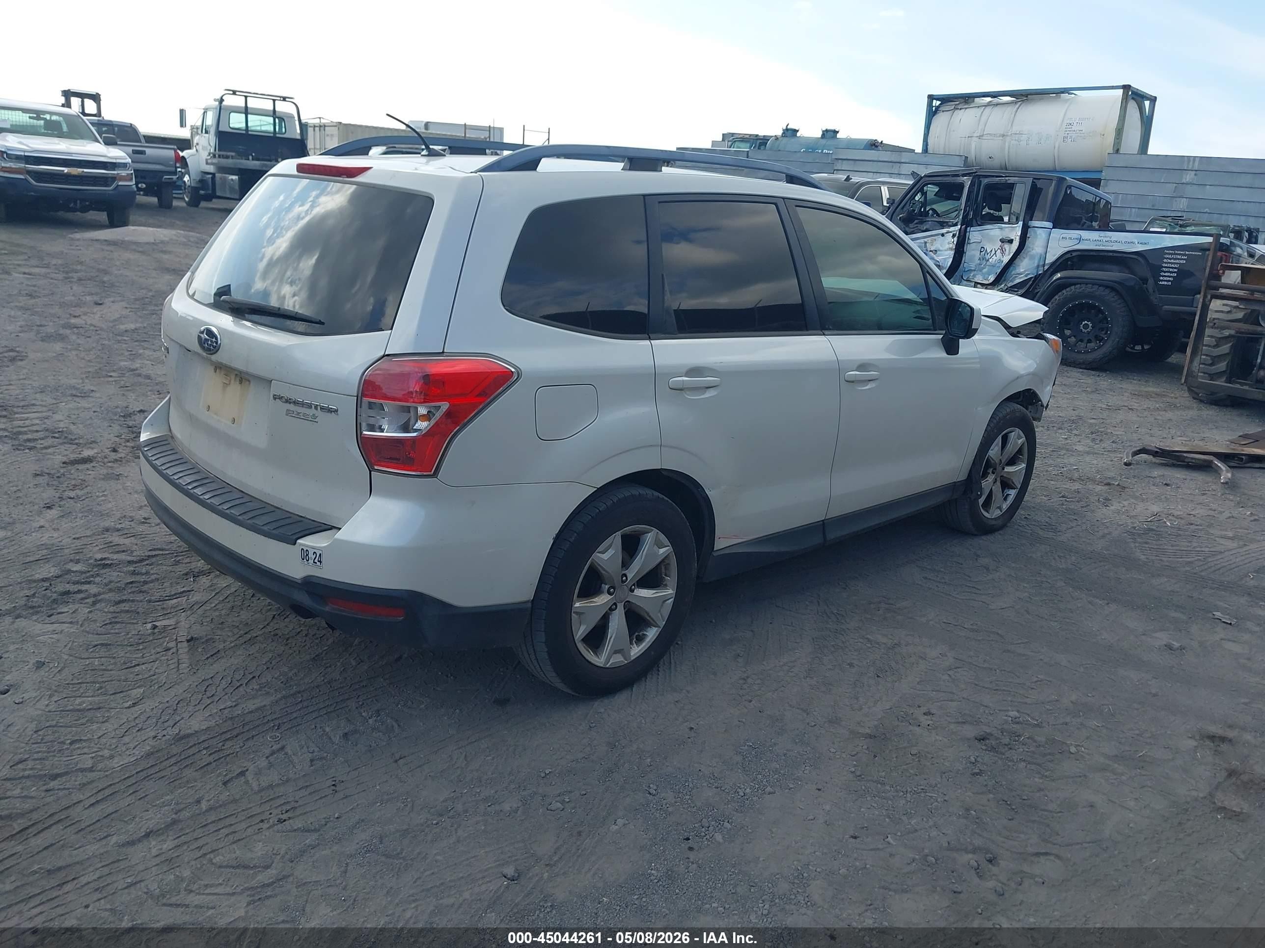 2015 Subaru Forester 2.5i Premium Белый vin: JF2SJADC4FH424194