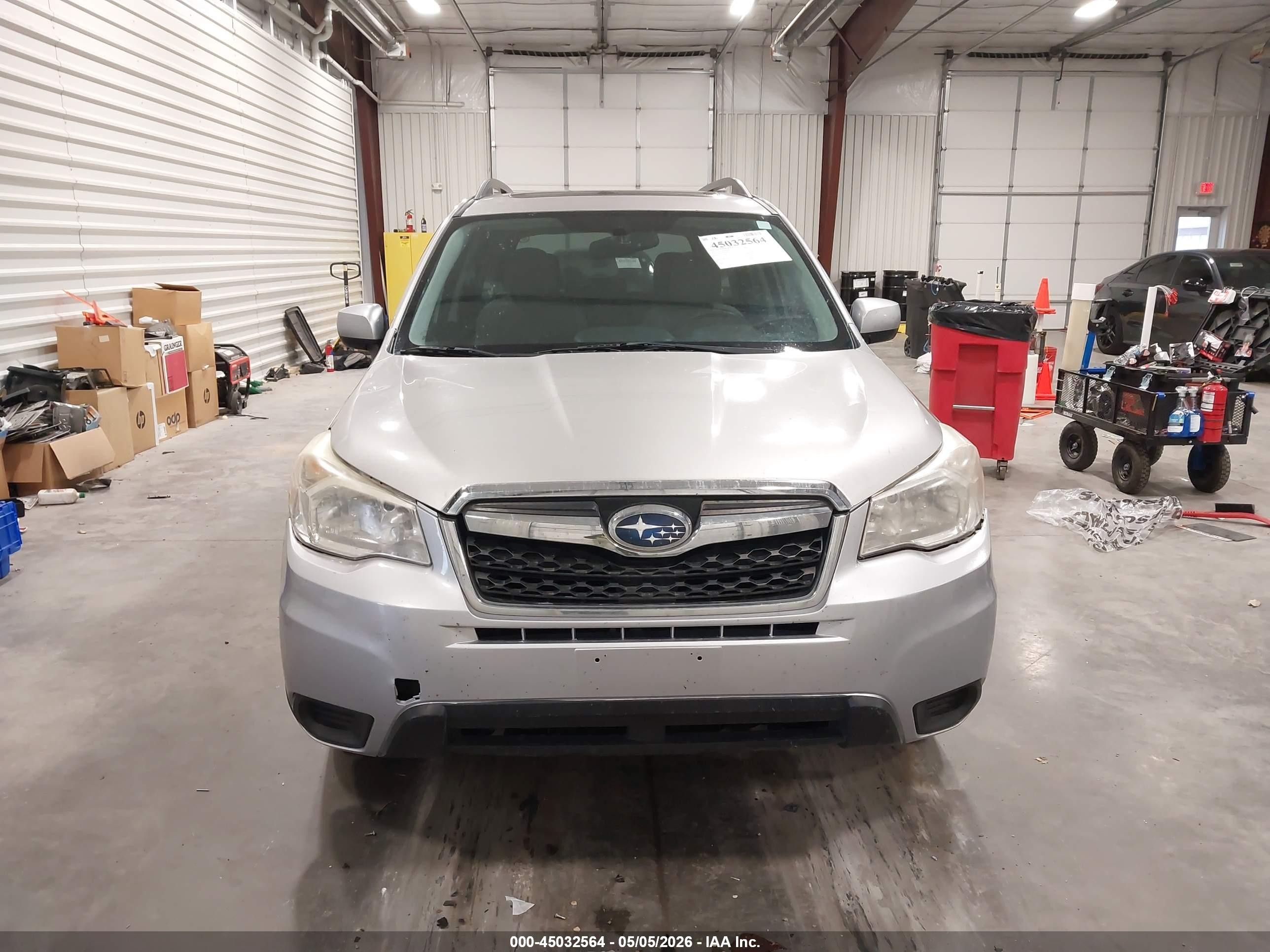 2015 Subaru Forester 2.5i Premium Серебряный vin: JF2SJADC4FH430416