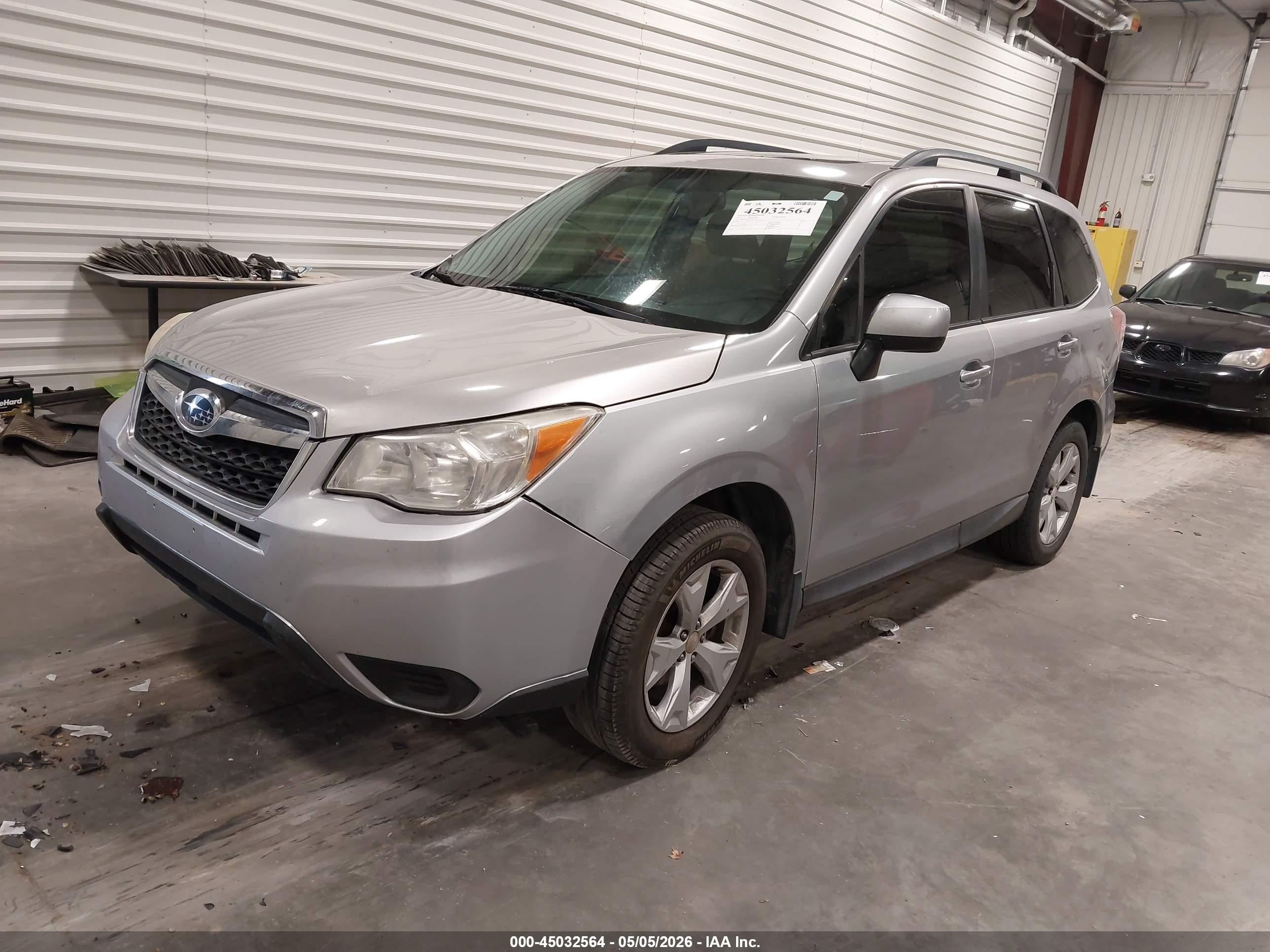 2015 Subaru Forester 2.5i Premium Серебряный vin: JF2SJADC4FH430416