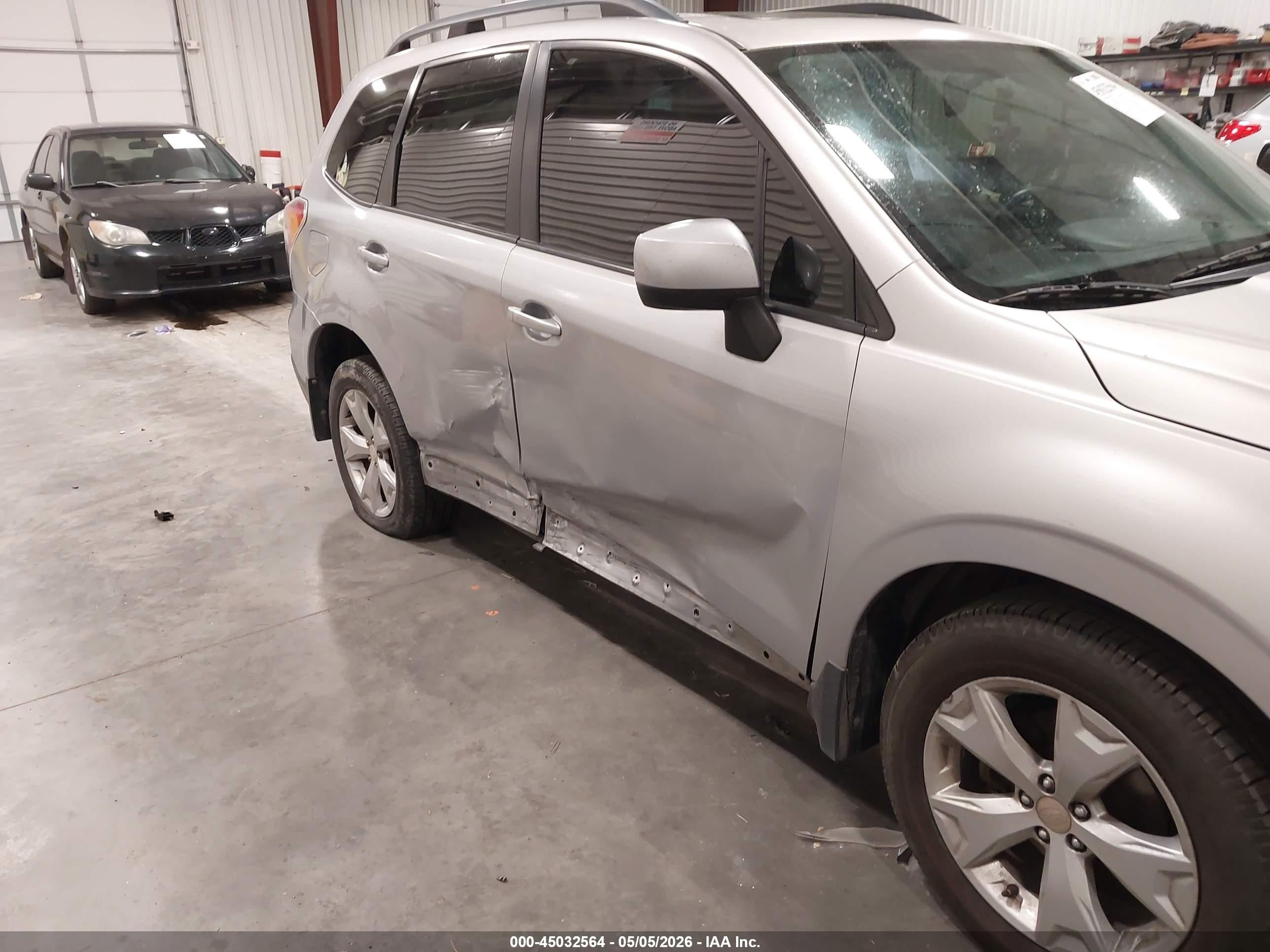 2015 Subaru Forester 2.5i Premium Серебряный vin: JF2SJADC4FH430416