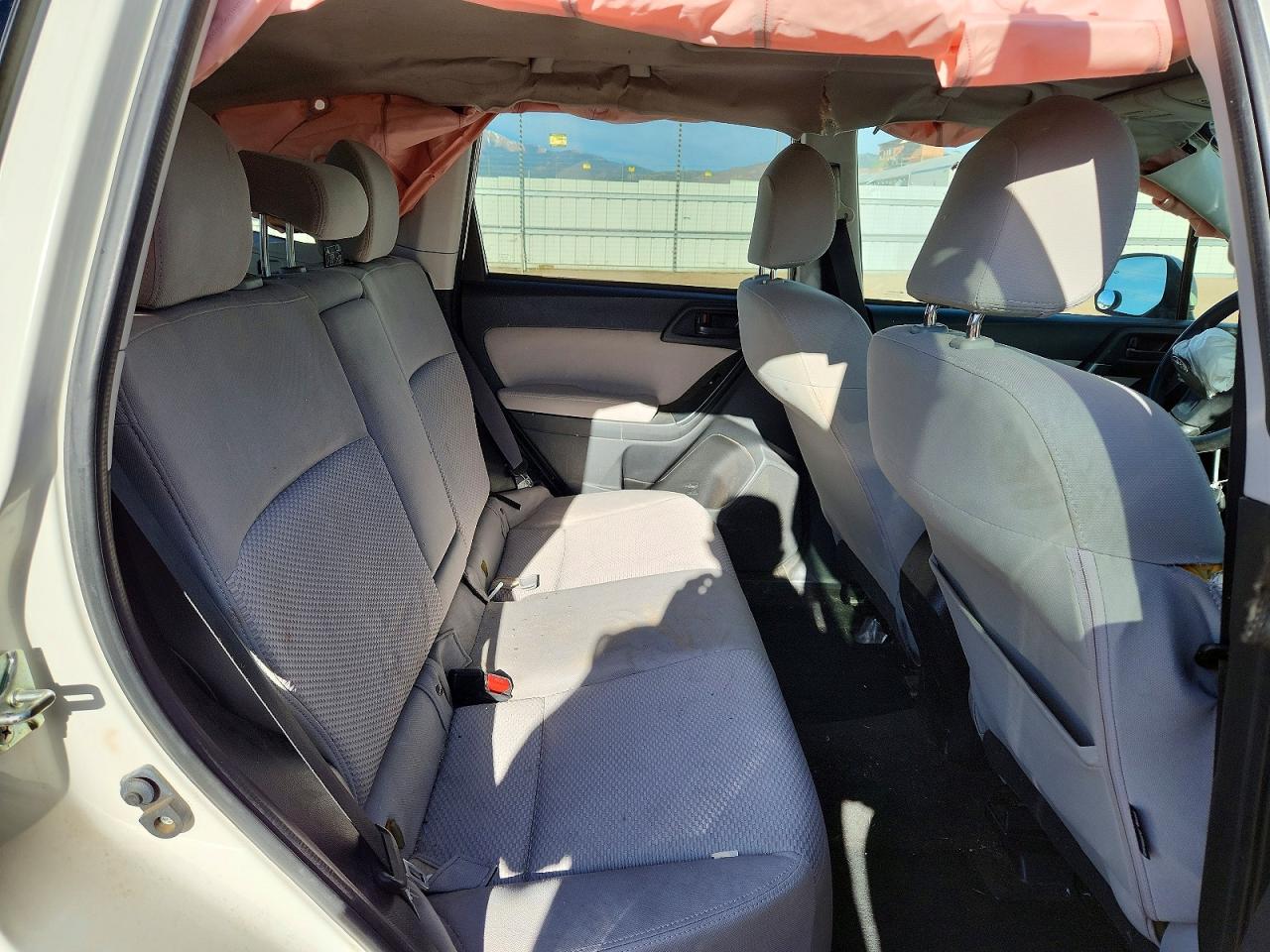 2015 Subaru Forester 2.5i Premium White vin: JF2SJADC4FH455655