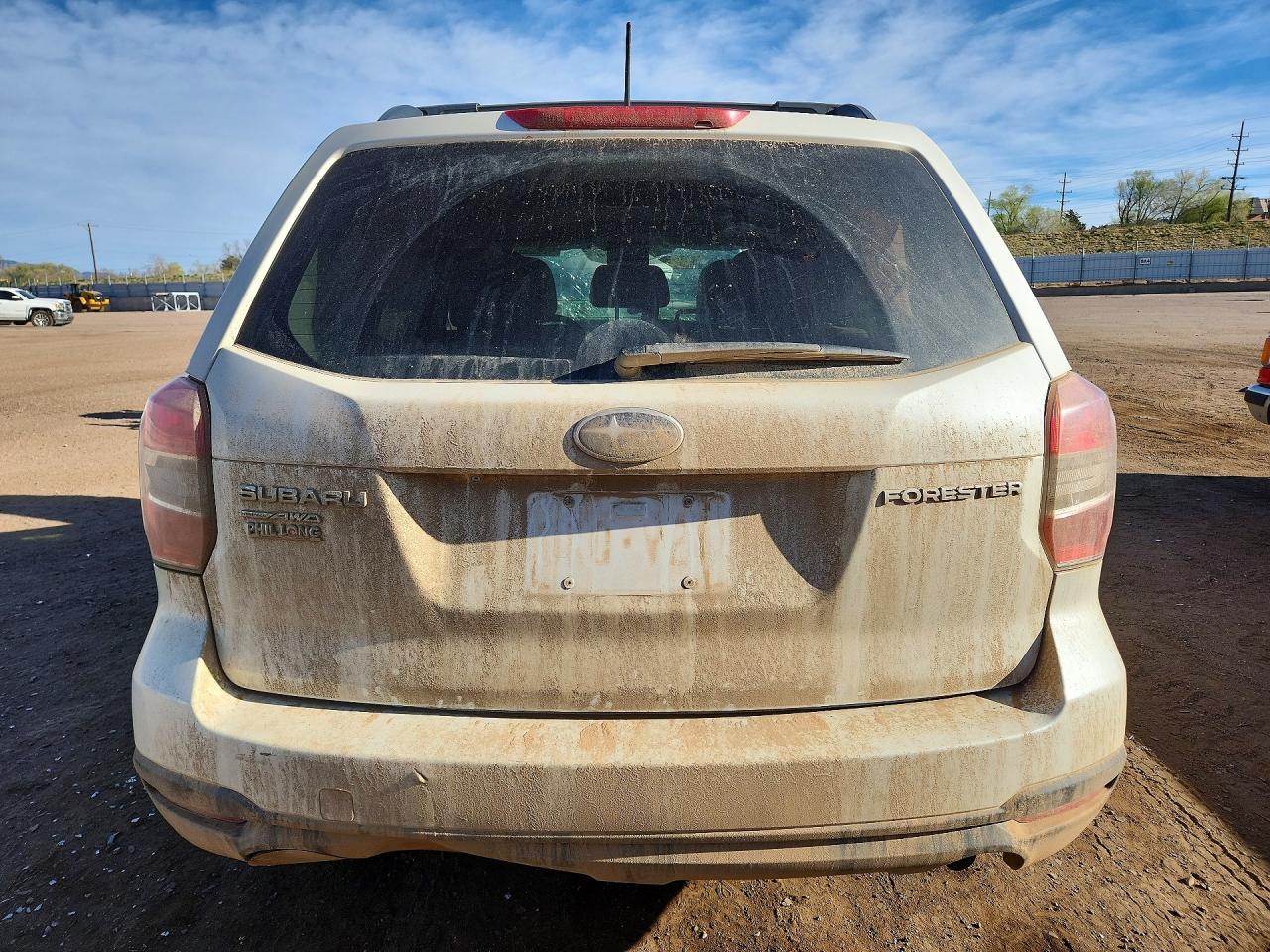 2015 Subaru Forester 2.5i Premium White vin: JF2SJADC4FH455655