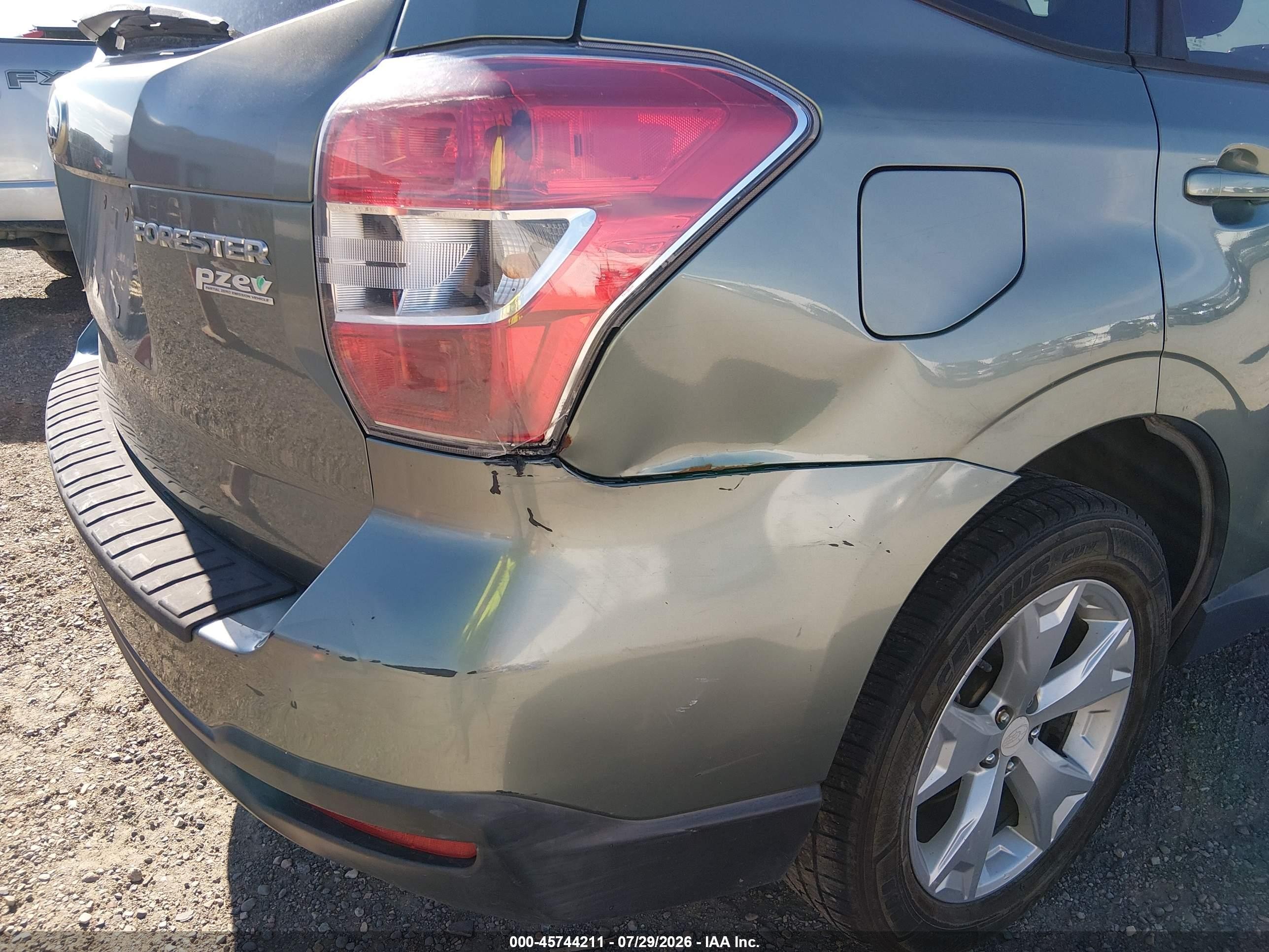2015 Subaru Forester 2.5i Premium Green vin: JF2SJADC4FH479051