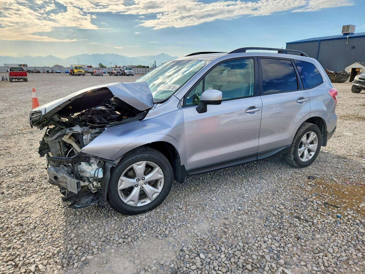 2015 Subaru Forester 2.5i Premium Серебряный vin: JF2SJADC4FH488588