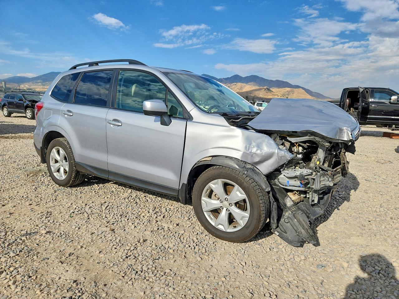 2015 Subaru Forester 2.5i Premium Silver vin: JF2SJADC4FH488588
