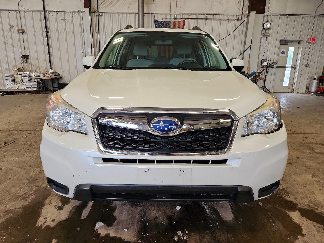 2015 Subaru Forester 2.5i Premium White vin: JF2SJADC4FH492186