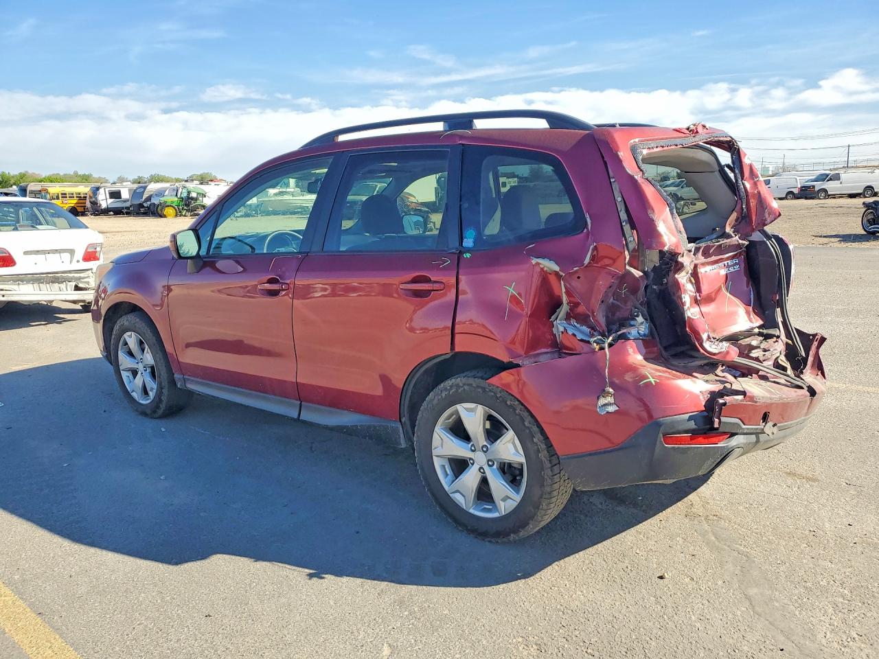 2015 Subaru Forester 2.5i Premium Red vin: JF2SJADC4FH493595