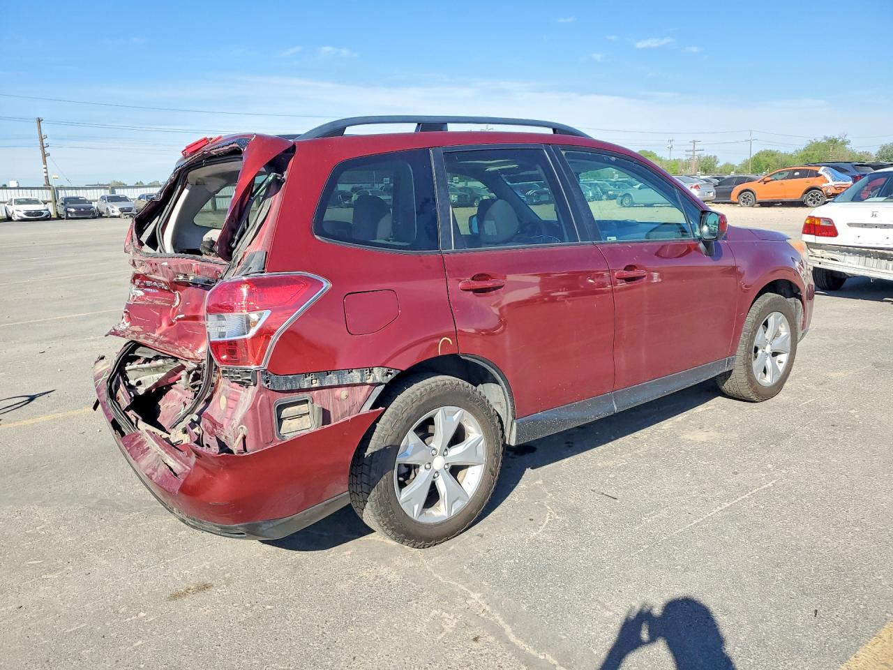 2015 Subaru Forester 2.5i Premium Red vin: JF2SJADC4FH493595
