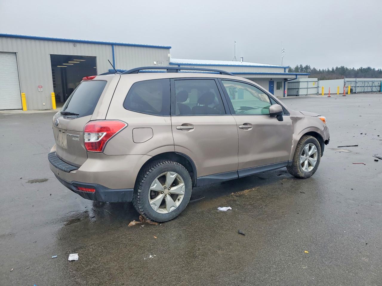 2015 Subaru Forest 2.5 Gold vin: JF2SJADC4FH502019