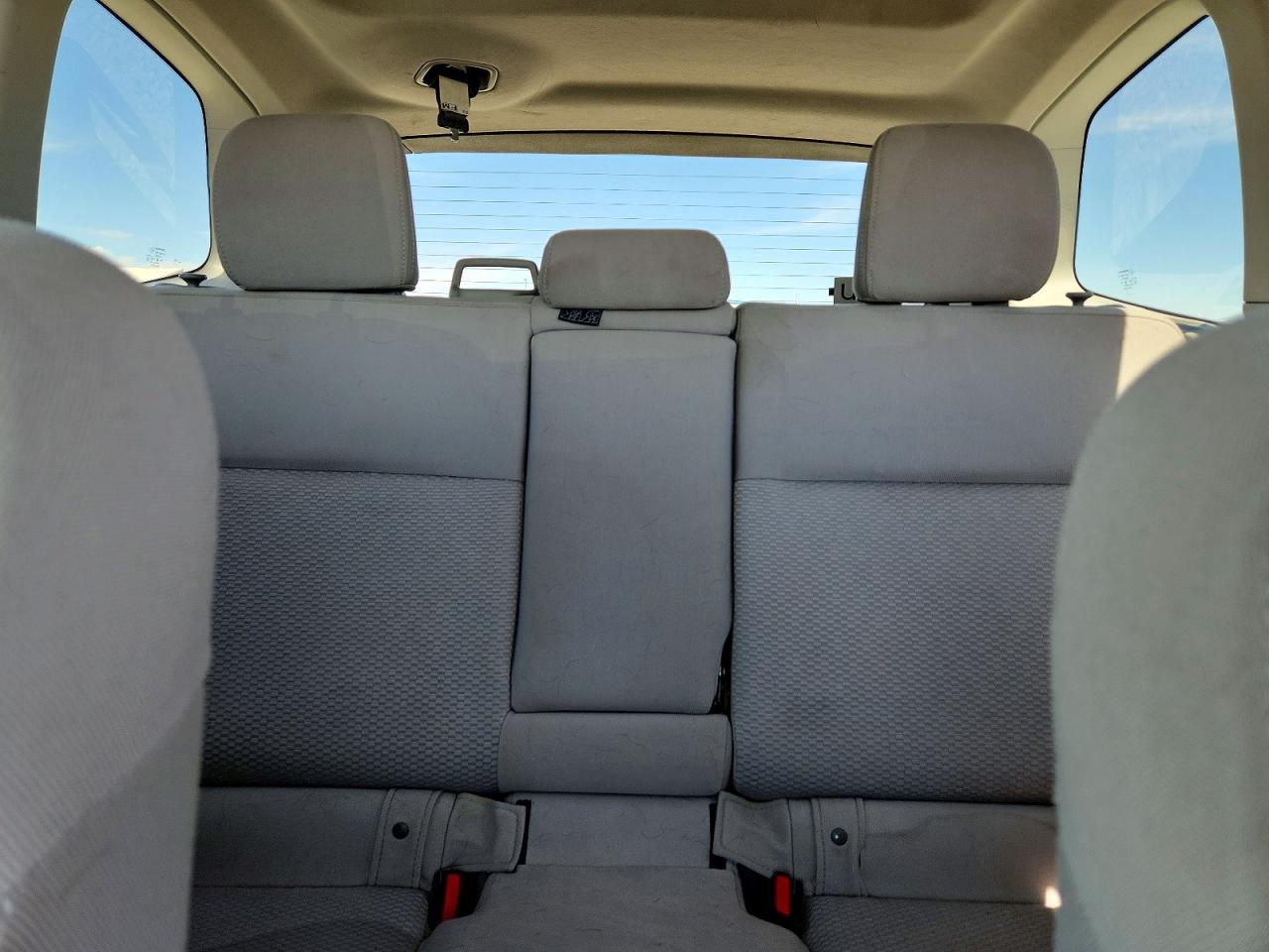 2015 Subaru Forester Premium+moonroof Silver vin: JF2SJADC4FH519838