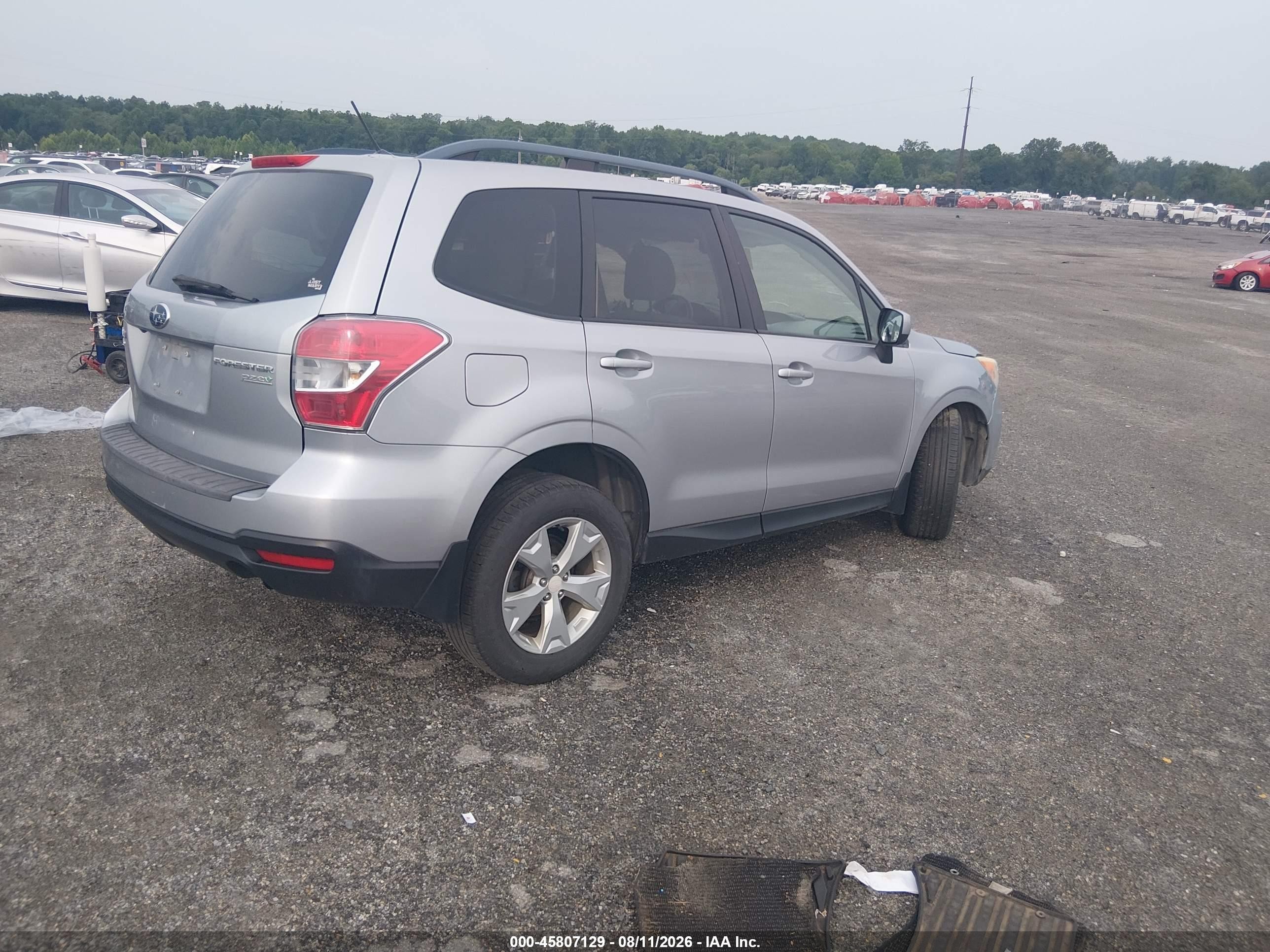 2015 Subaru Forester 2.5i Premium Silver vin: JF2SJADC4FH526076