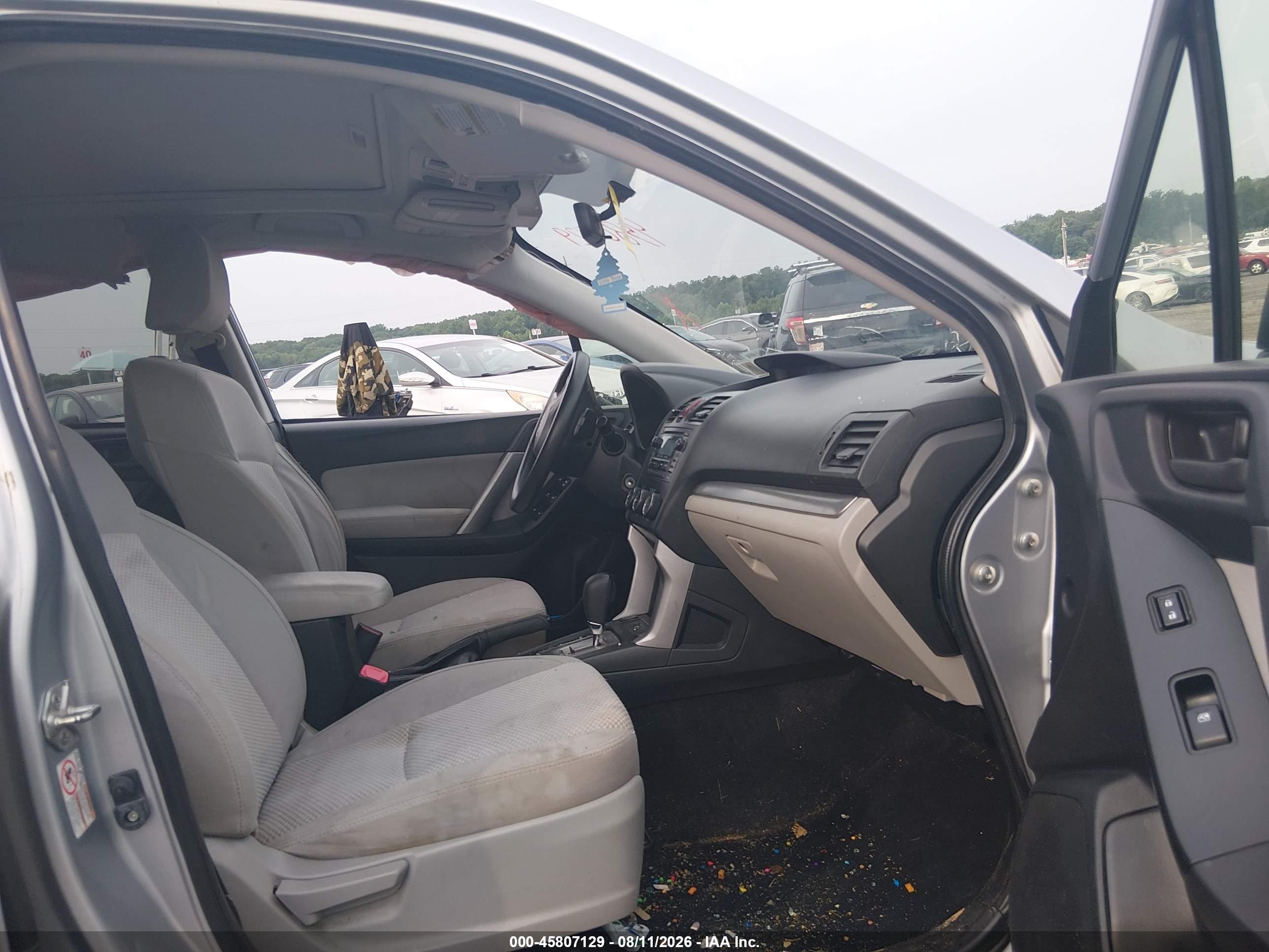 2015 Subaru Forester 2.5i Premium Silver vin: JF2SJADC4FH526076