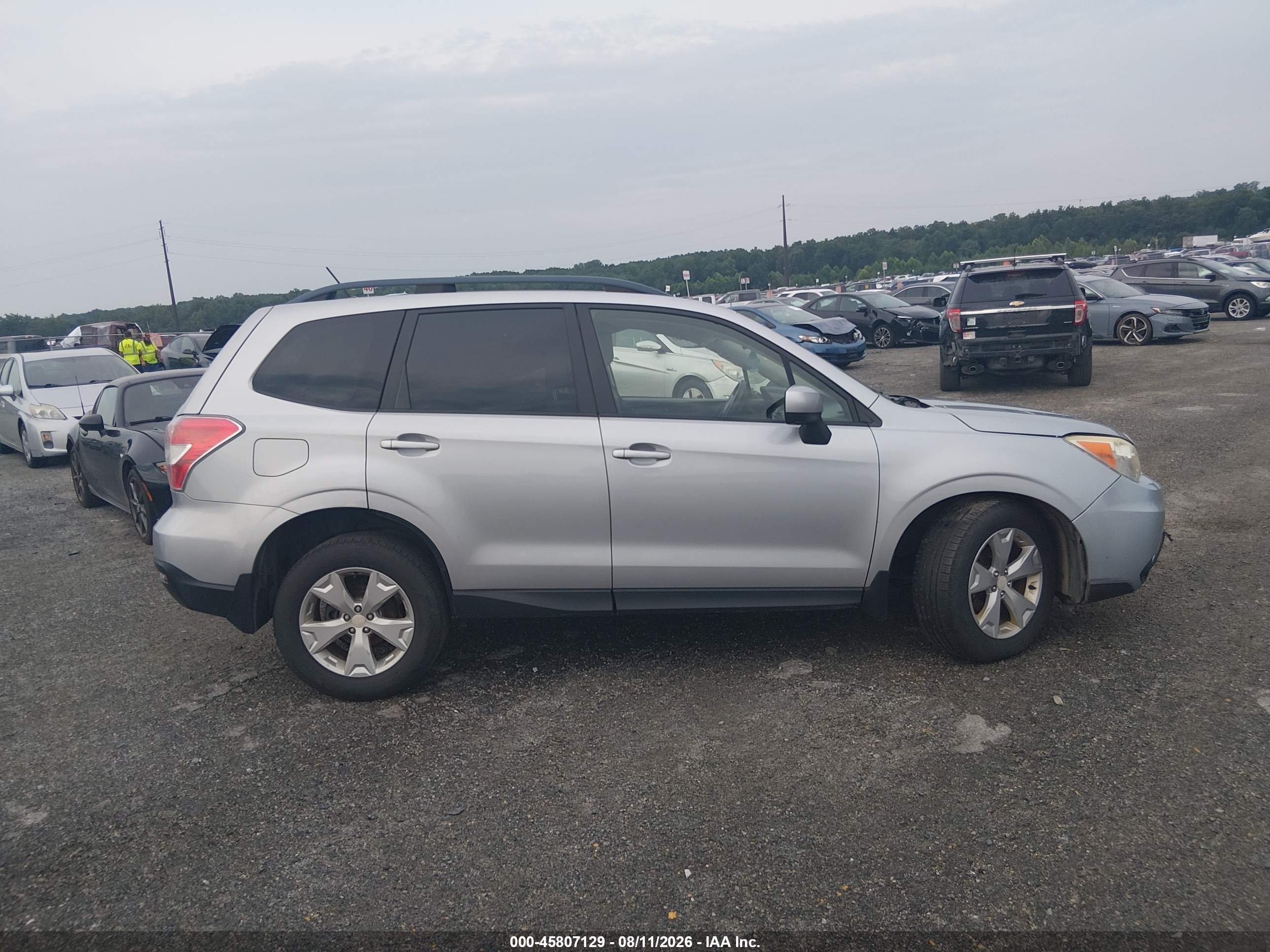 2015 Subaru Forester 2.5i Premium Silver vin: JF2SJADC4FH526076
