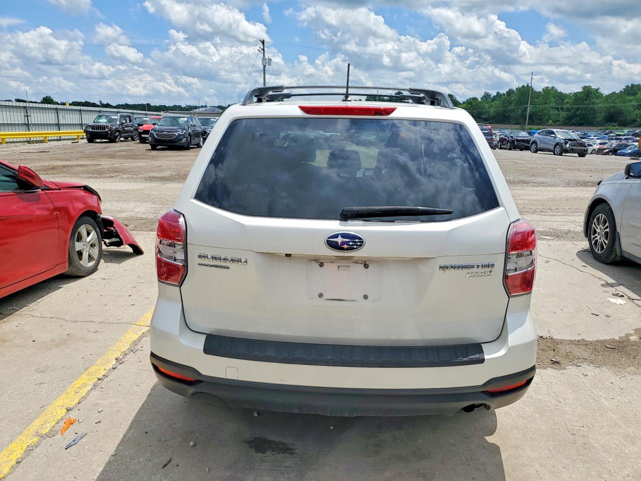 2015 Subaru Forester 2.5i Premium White vin: JF2SJADC4FH542276