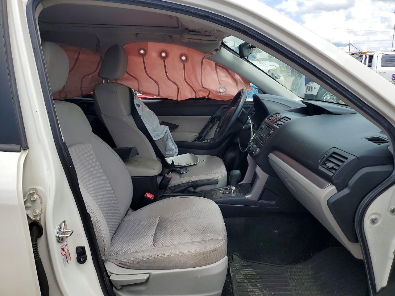 2015 Subaru Forester 2.5i Premium White vin: JF2SJADC4FH542276