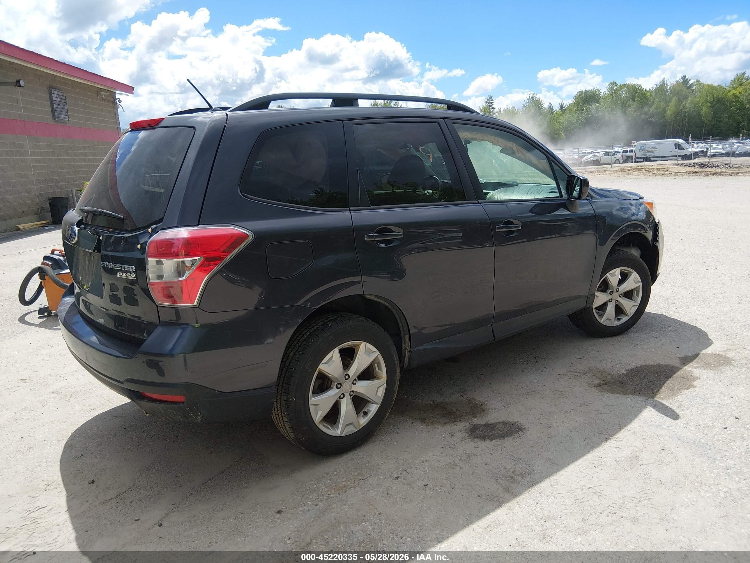2015 Subaru Forester 2.5i Premium Gray vin: JF2SJADC4FH556923