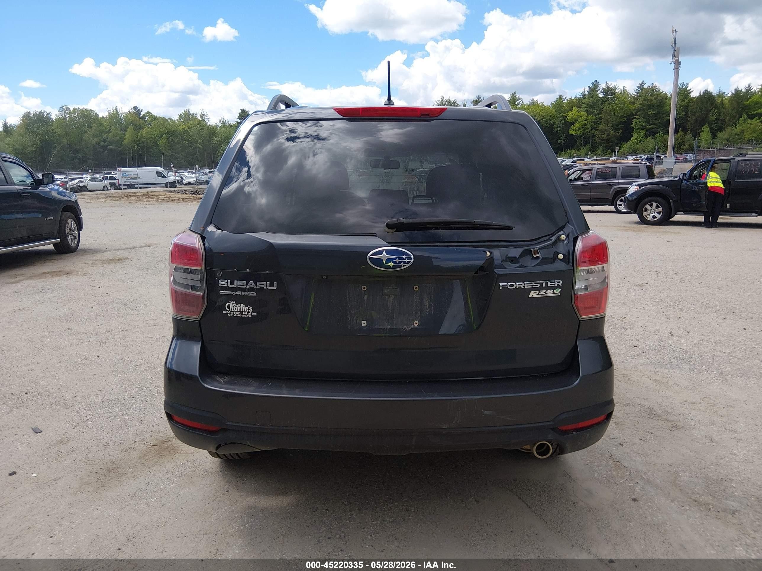 2015 Subaru Forester 2.5i Premium Gray vin: JF2SJADC4FH556923