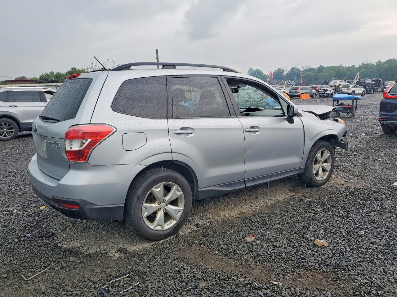 2015 Subaru Forester 2.5i Premium Silver vin: JF2SJADC4FH581031