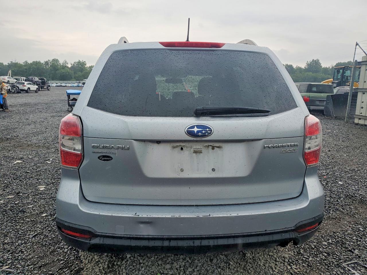 2015 Subaru Forester 2.5i Premium Silver vin: JF2SJADC4FH581031