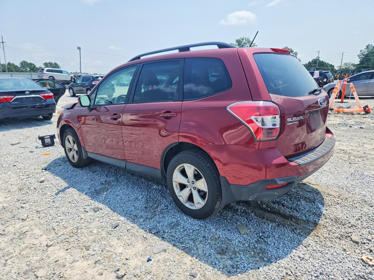 2015 Subaru Forester 2.5i Premium Burgundy vin: JF2SJADC4FH828743