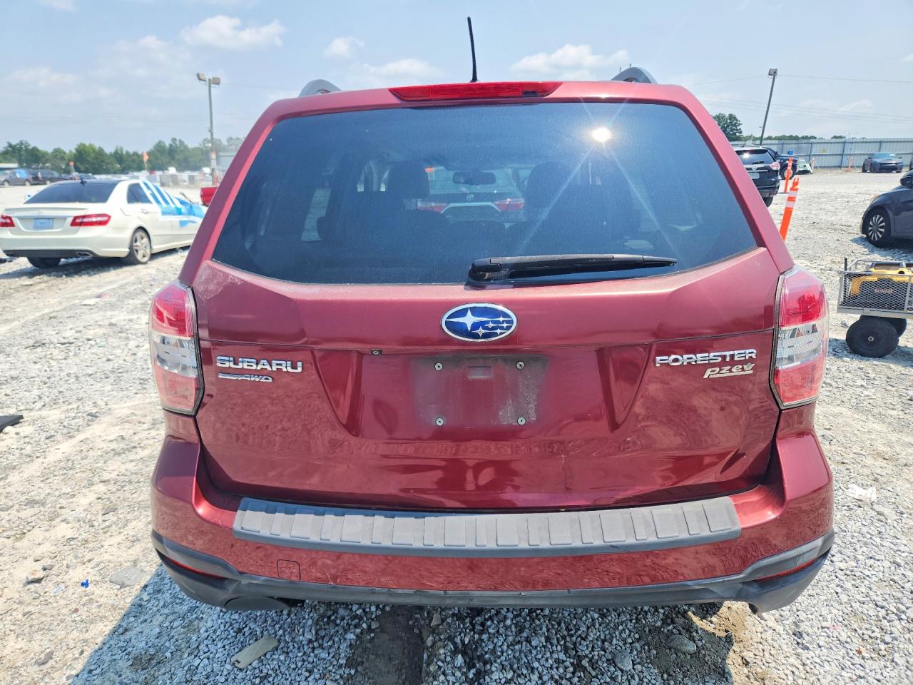 2015 Subaru Forester 2.5i Premium Burgundy vin: JF2SJADC4FH828743