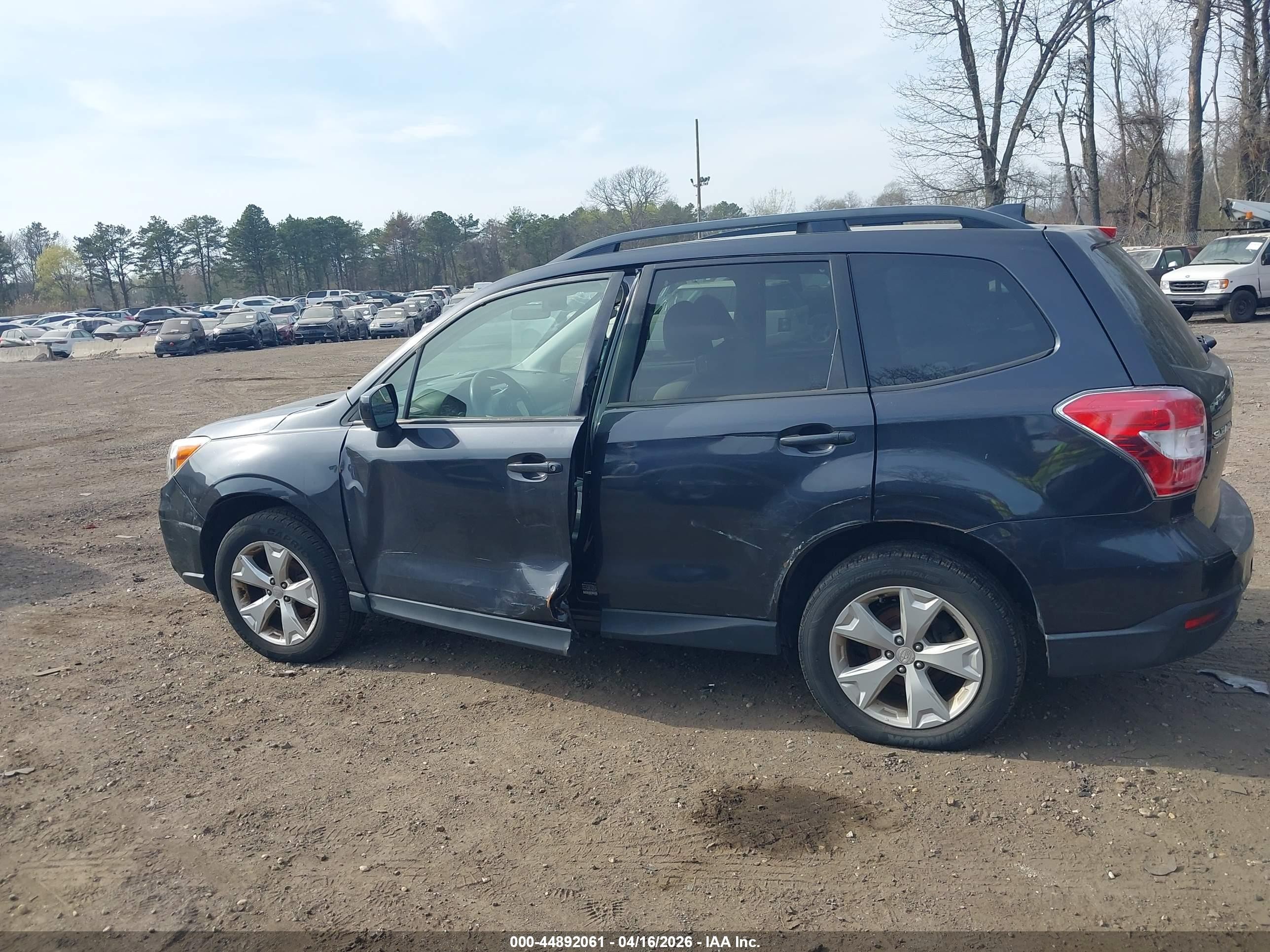 2016 Subaru Forester 2.5i Premium Gray vin: JF2SJADC4GH540089