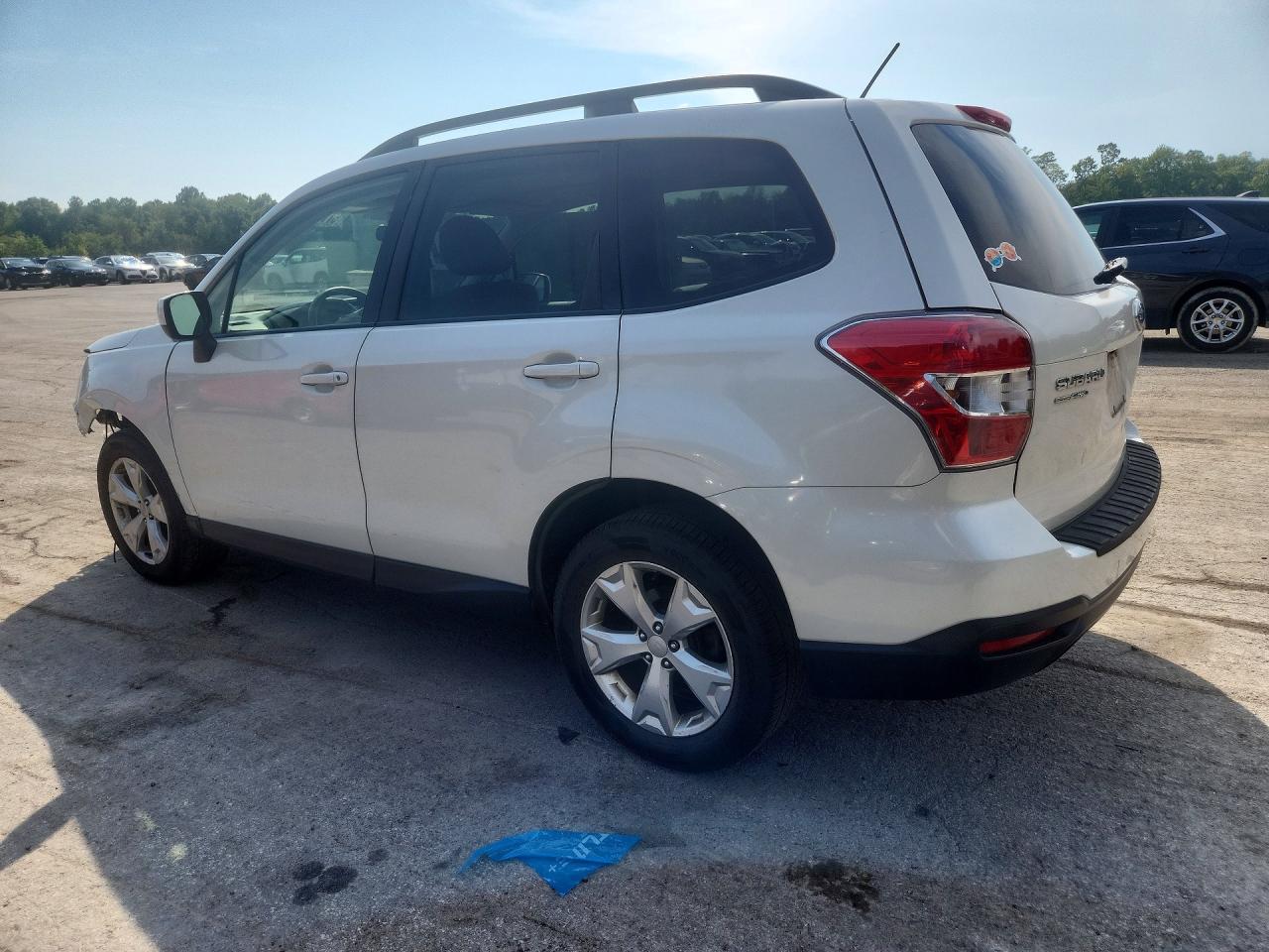 2015 Subaru Forester 2.5i Premium White vin: JF2SJADC5FH415794