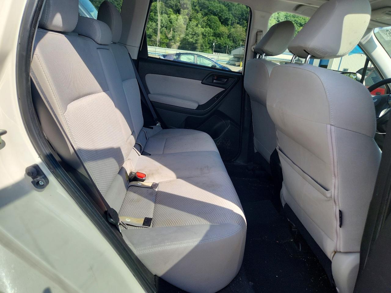 2015 Subaru Forester 2.5i Premium White vin: JF2SJADC5FH415794