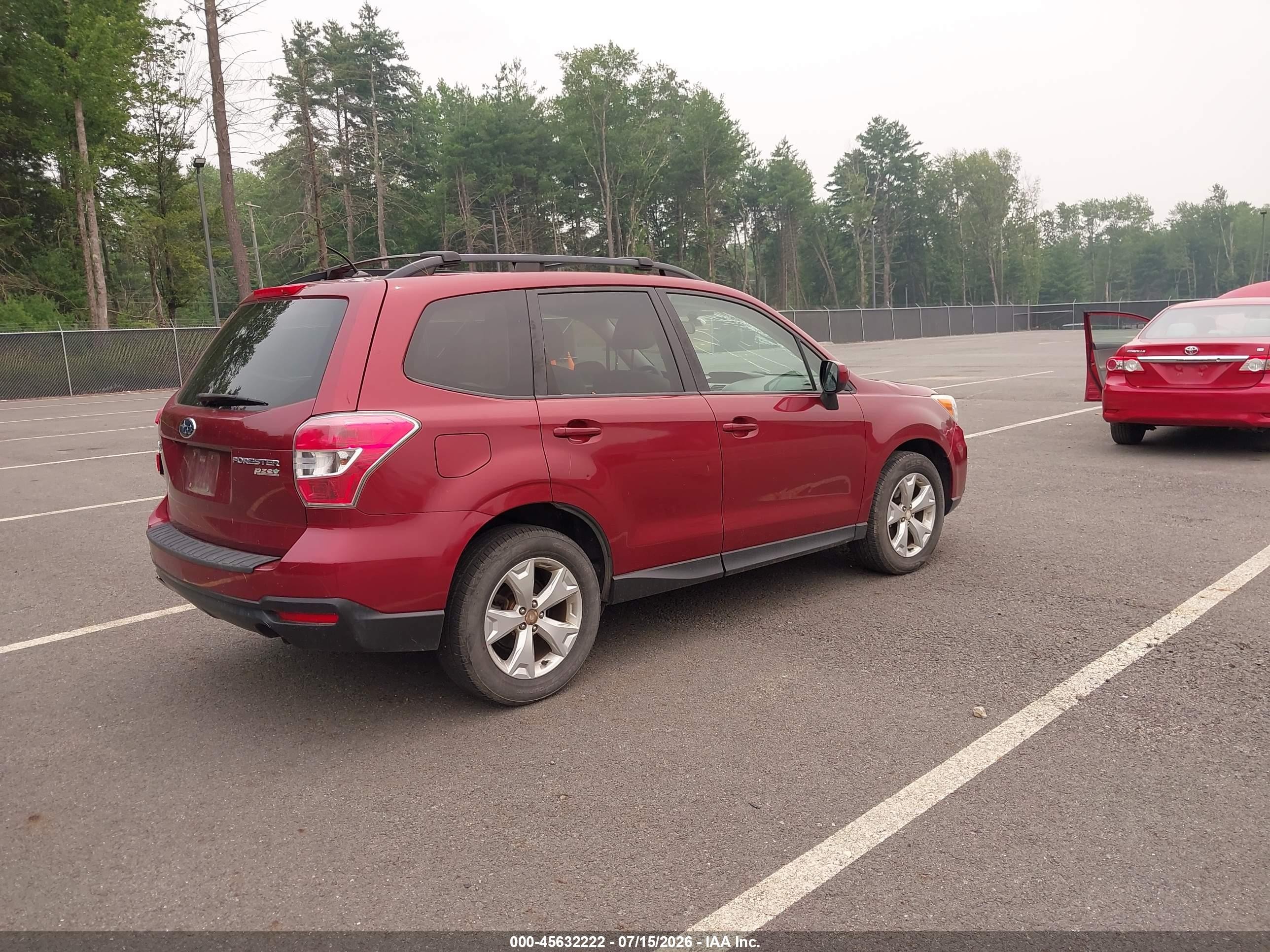 2015 Subaru Forester 2.5i Premium Red vin: JF2SJADC5FH425614