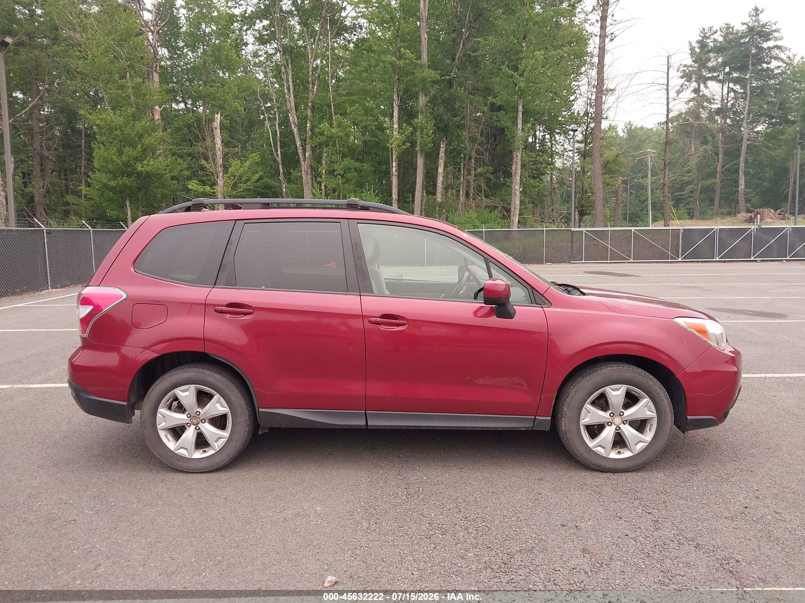 2015 Subaru Forester 2.5i Premium Red vin: JF2SJADC5FH425614