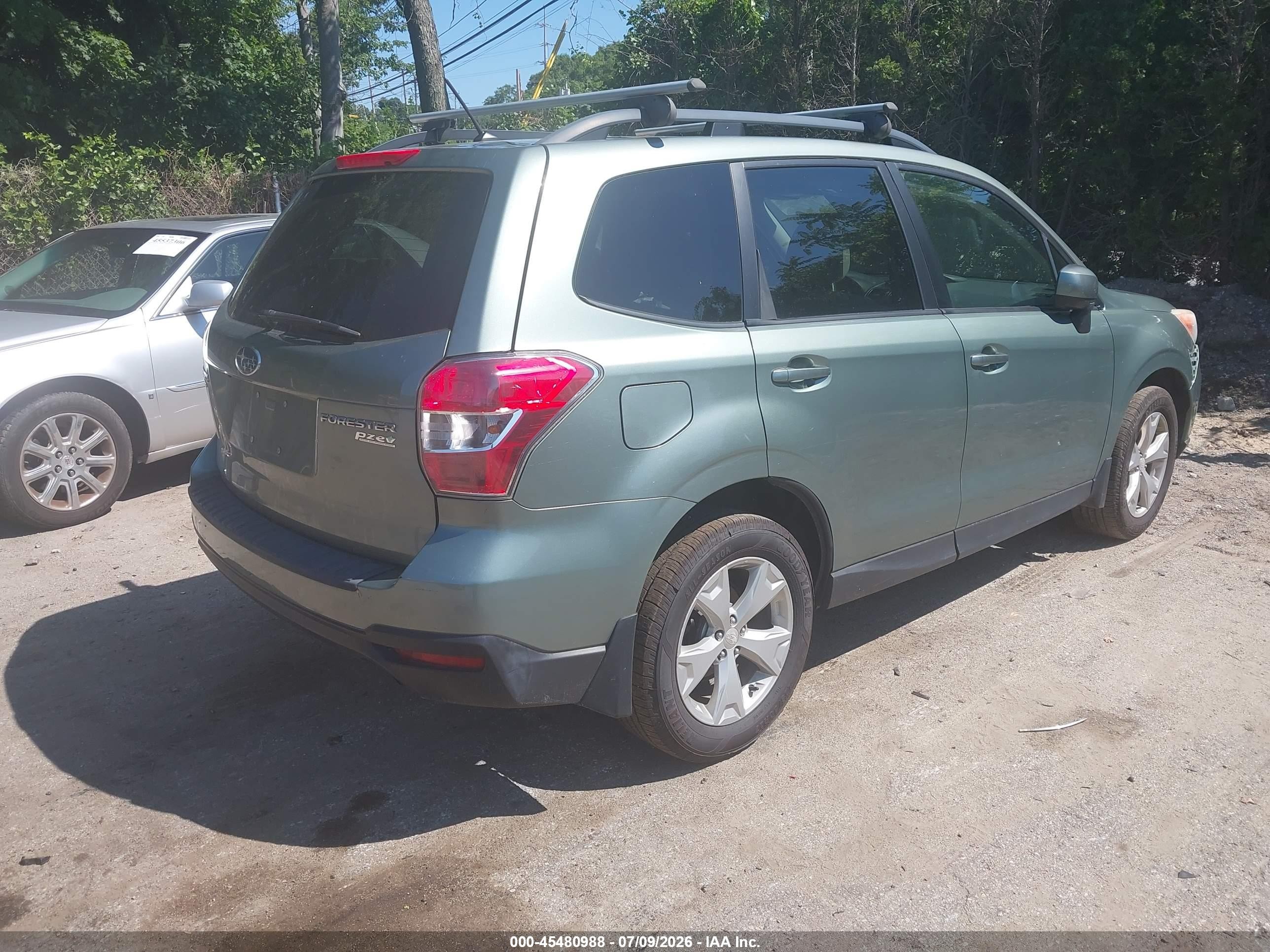 2015 Subaru Forester 2.5i Premium Green vin: JF2SJADC5FH437505