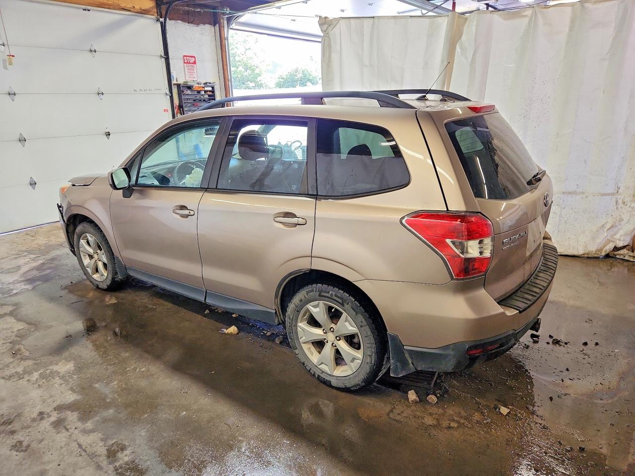 2015 Subaru Forester 2.5i Premium Tan vin: JF2SJADC5FH449346